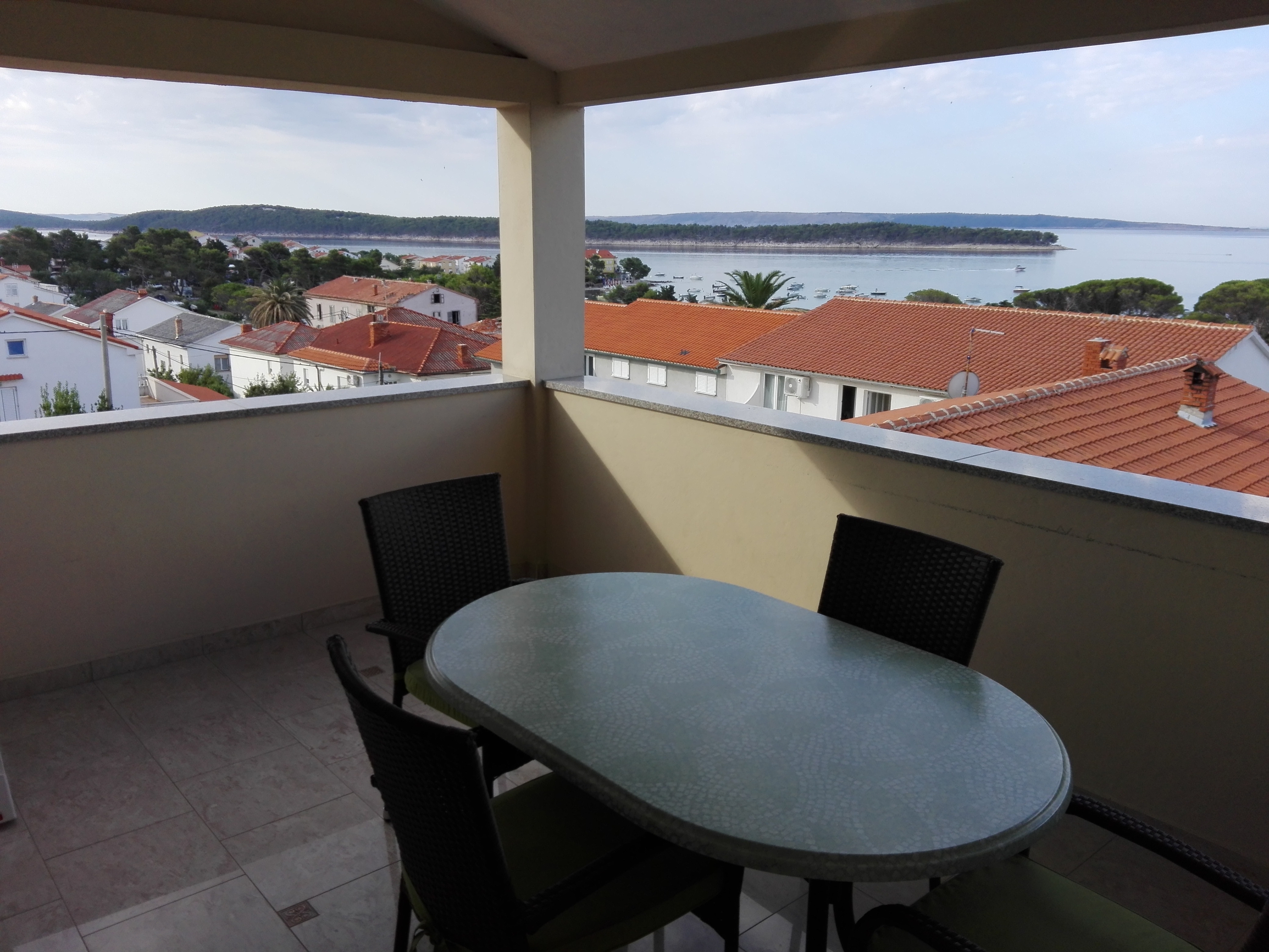 Two bedroom apartment with terrace and sea view Banjol, Rab (A-14134-a)
