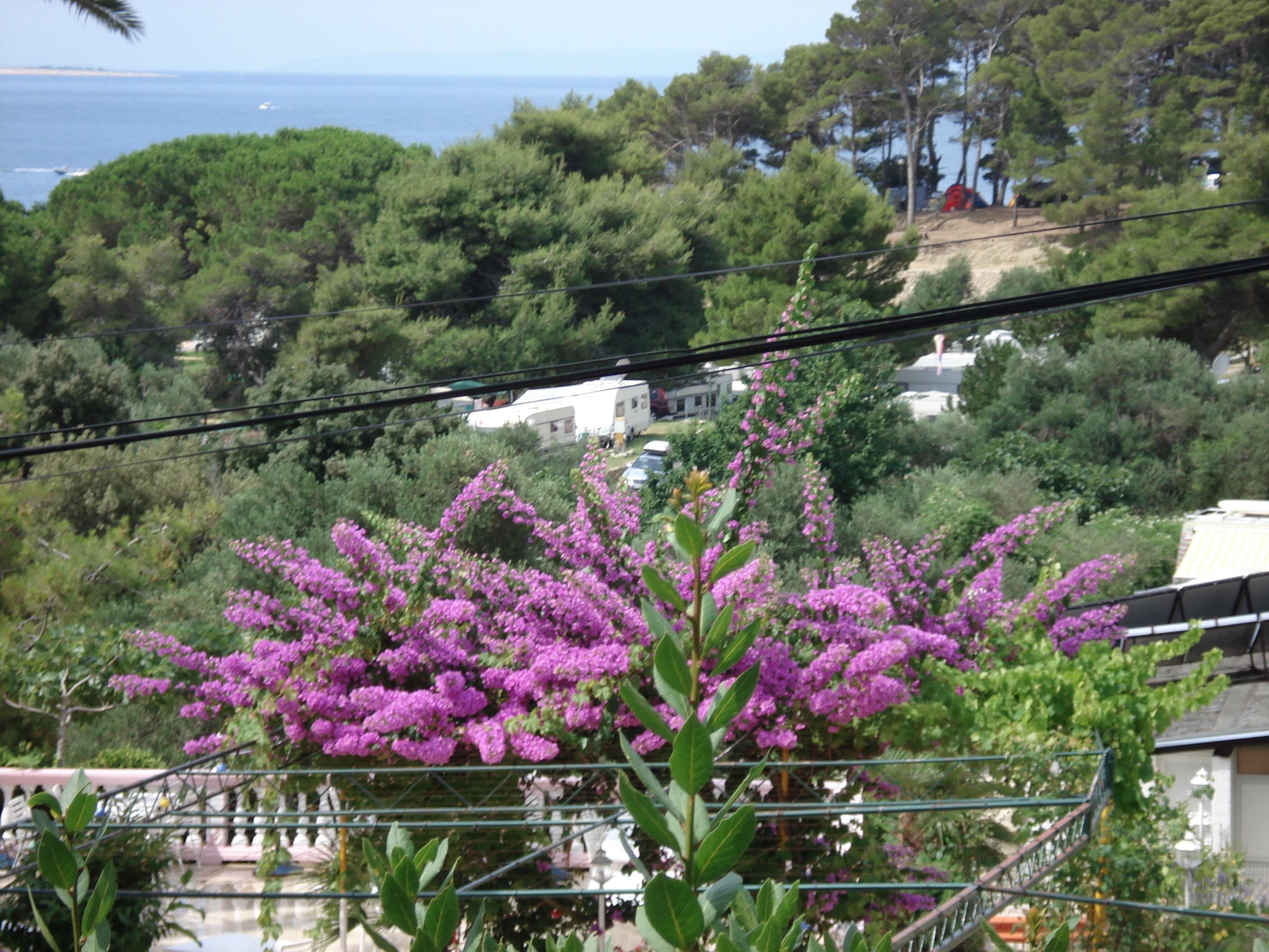 One bedroom apartment with terrace and sea view Banjol, Rab  A-b