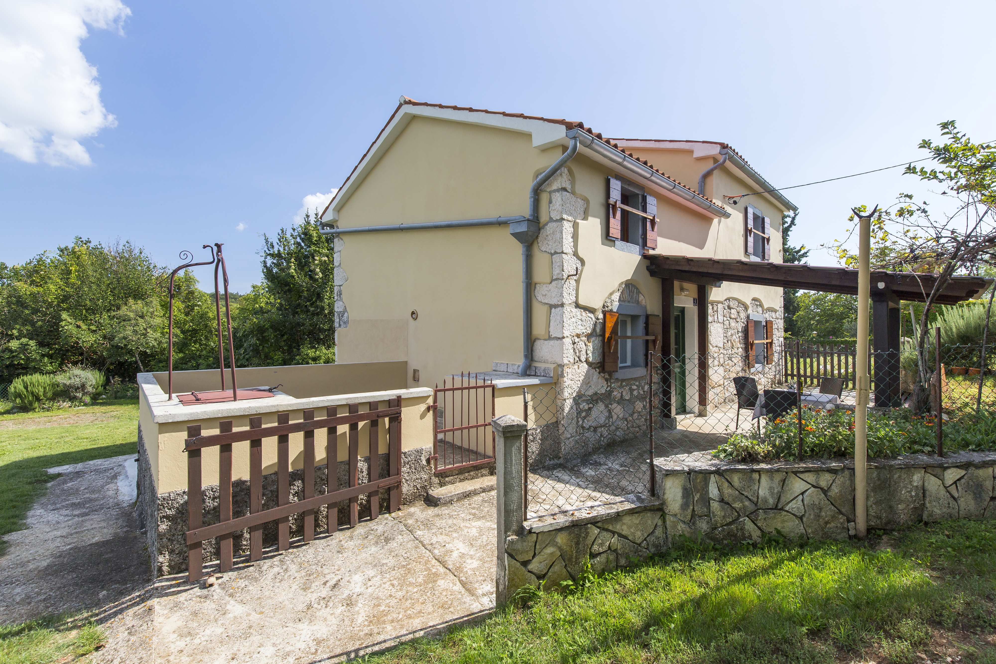 Two bedroom house with terrace Mali Turini, Central Istria - Središnja Istra (K-14136)