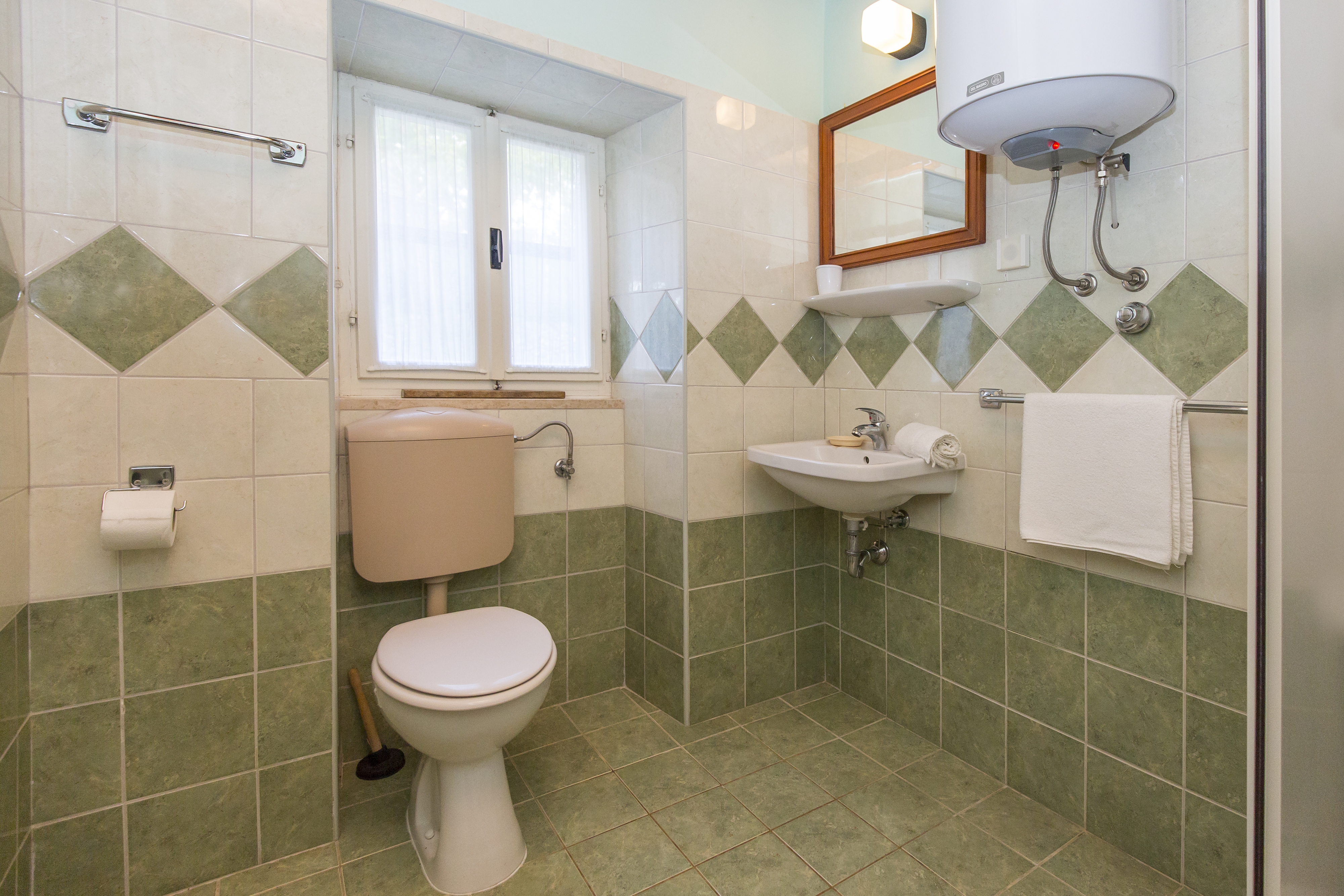 Two bedroom house with terrace Mali Turini, Central Istria - Središnja Istra  K