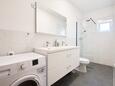 Koupelna 1 Ljubač, Koupelna 1 v ubytování typu apartment, WiFi.