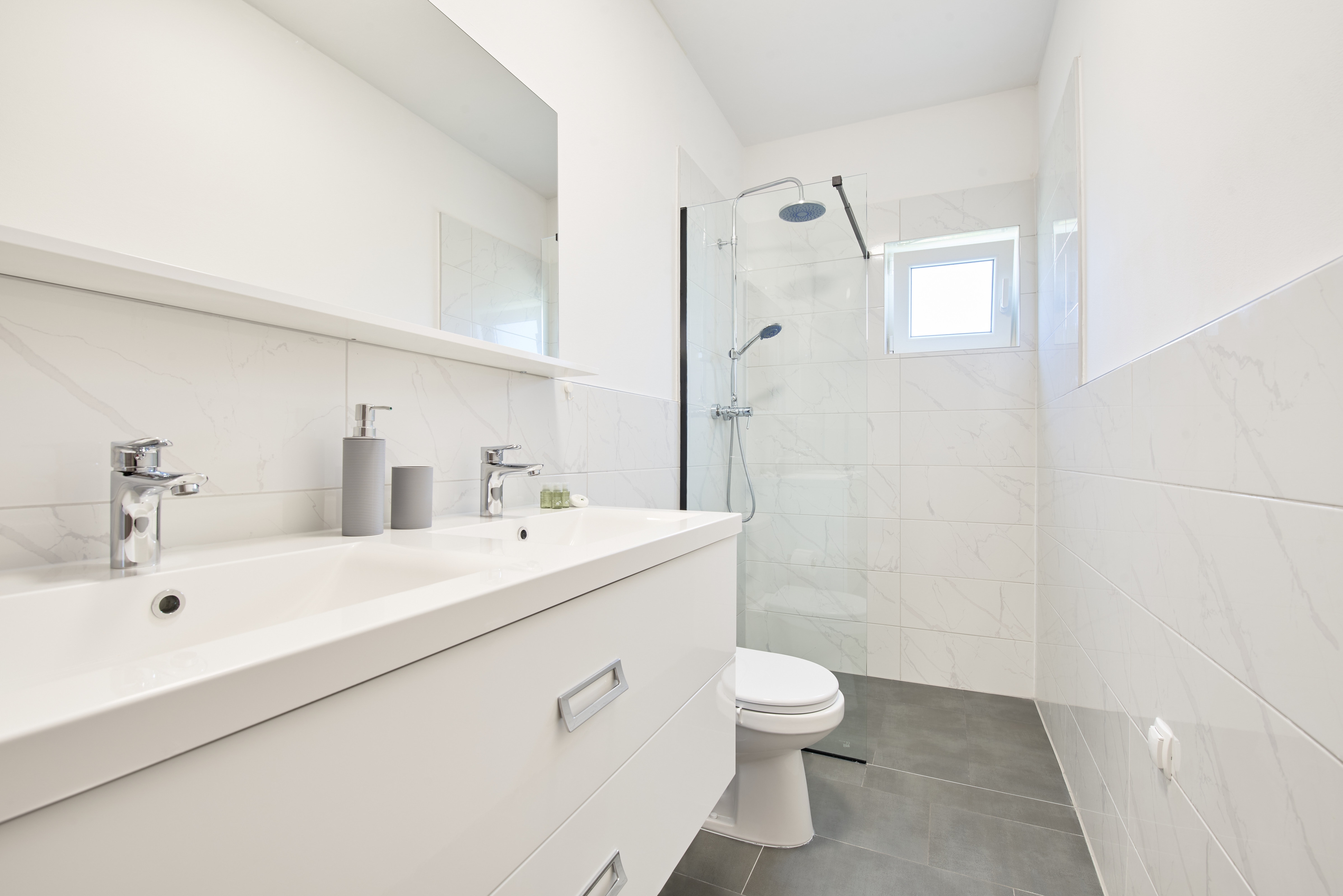 Three bedroom apartment with terrace and sea view Ljubač, Zadar  A-a