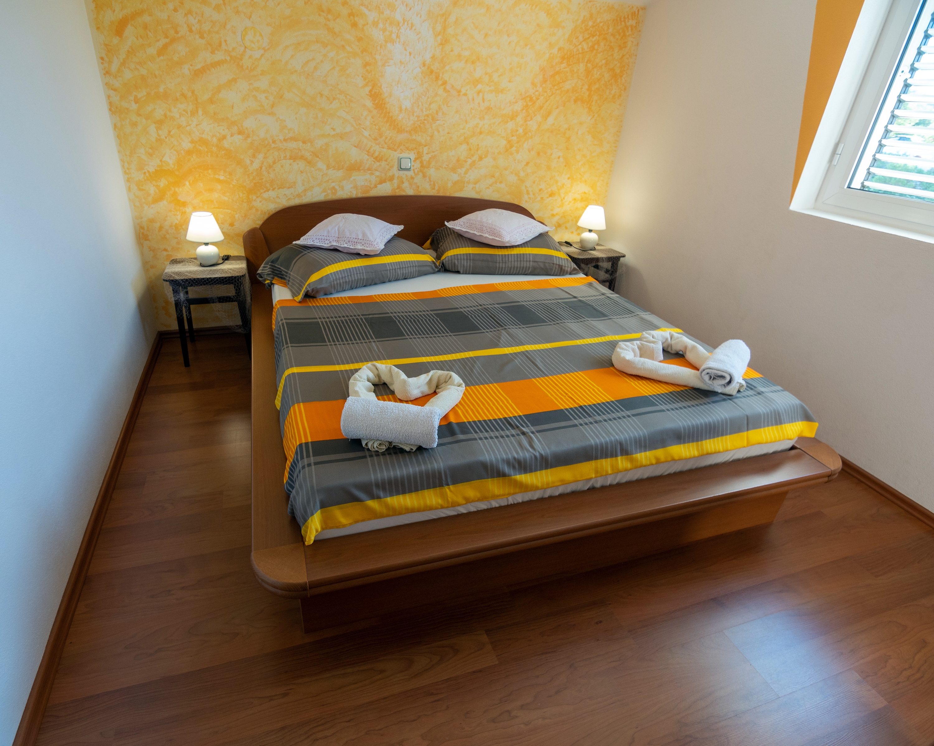Two bedroom apartment with terrace and sea view Supetarska Draga - Donja, Rab  A-b