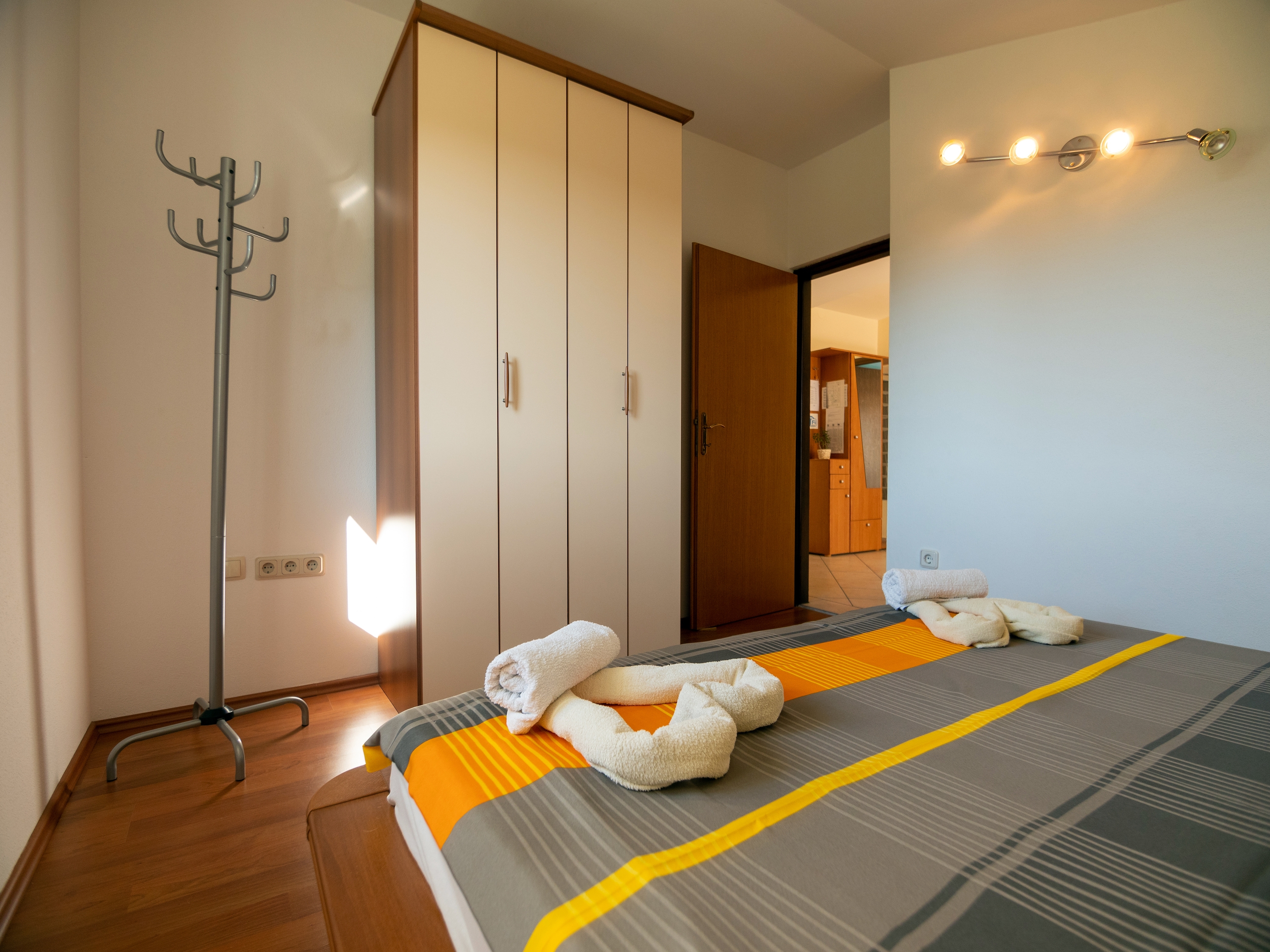 Two bedroom apartment with terrace and sea view Supetarska Draga - Donja, Rab  A-b