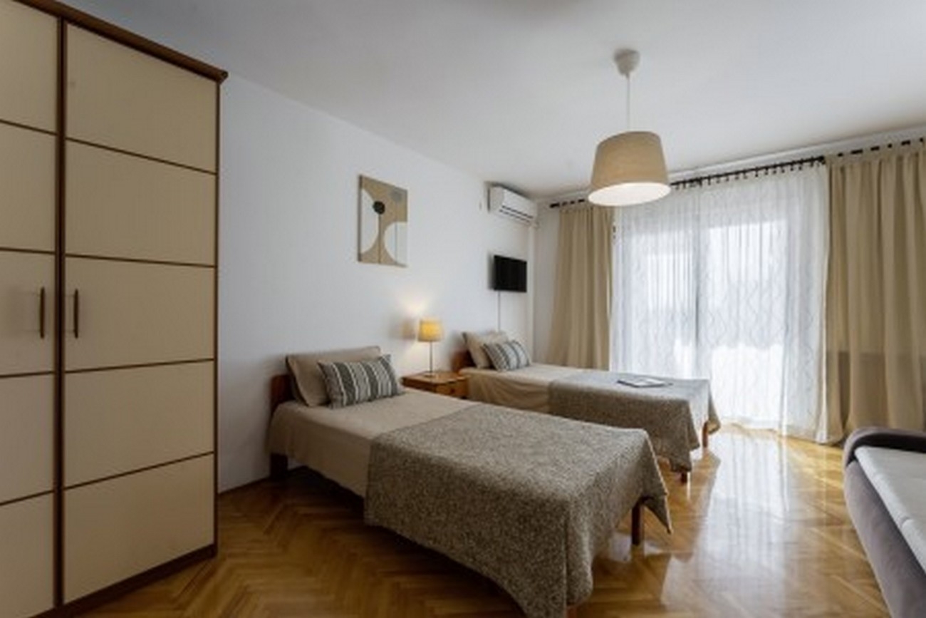 Three bedroom apartment with terrace Rovinj  A-a