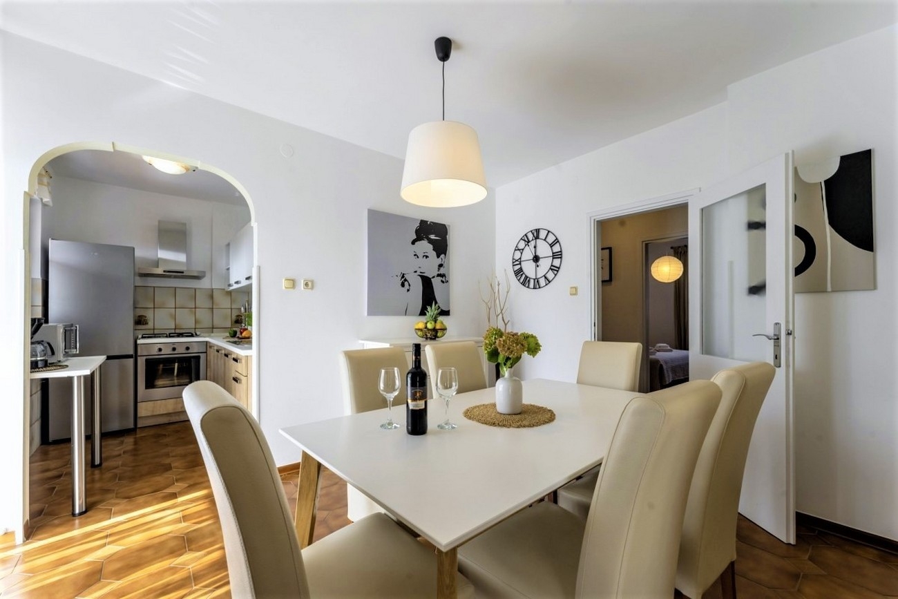 Three bedroom apartment with terrace Rovinj (A-14153-a) Three bedroom apartment with terrace Rovinj (A-14153-a)