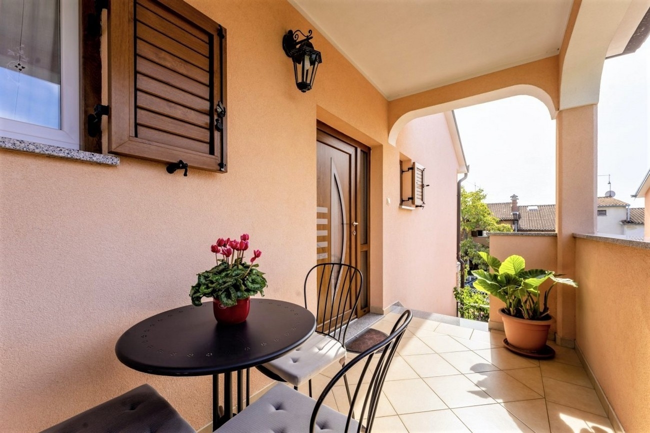 Three bedroom apartment with terrace Rovinj  A-a