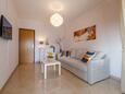 Obývací pokoj Rovinj, Obývací pokoj v ubytování typu apartment, s klimatizací a WiFi.