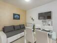 Obývací pokoj Vodnjan, Obývací pokoj v ubytování typu apartment, s klimatizací a WiFi.