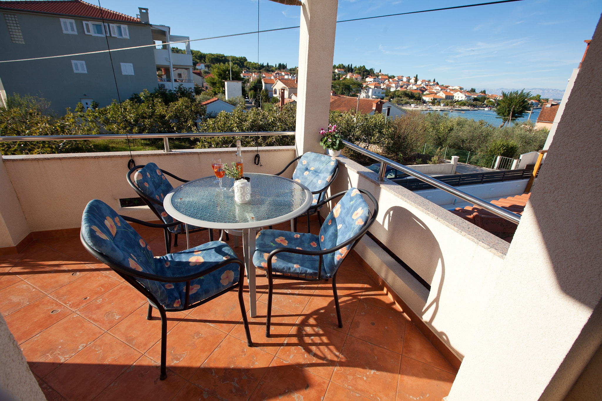 One bedroom apartment with terrace and sea view Preko, Ugljan  A-a