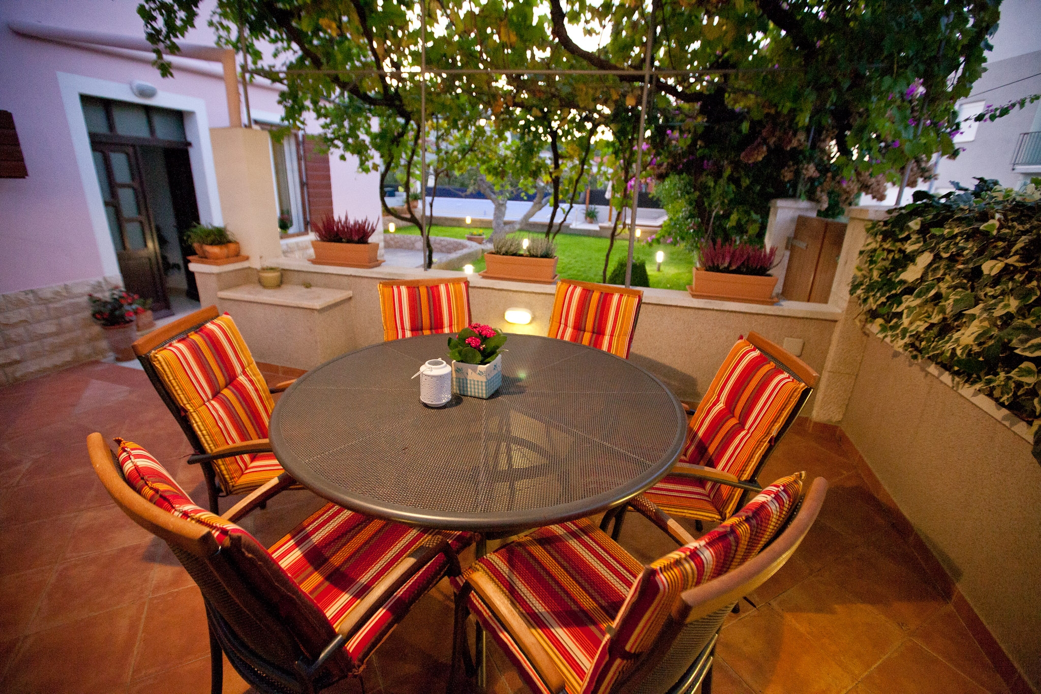 Two bedroom apartment with terrace Preko, Ugljan (A-14163-b) Two bedroom apartment with terrace Preko, Ugljan (A-14163-b)