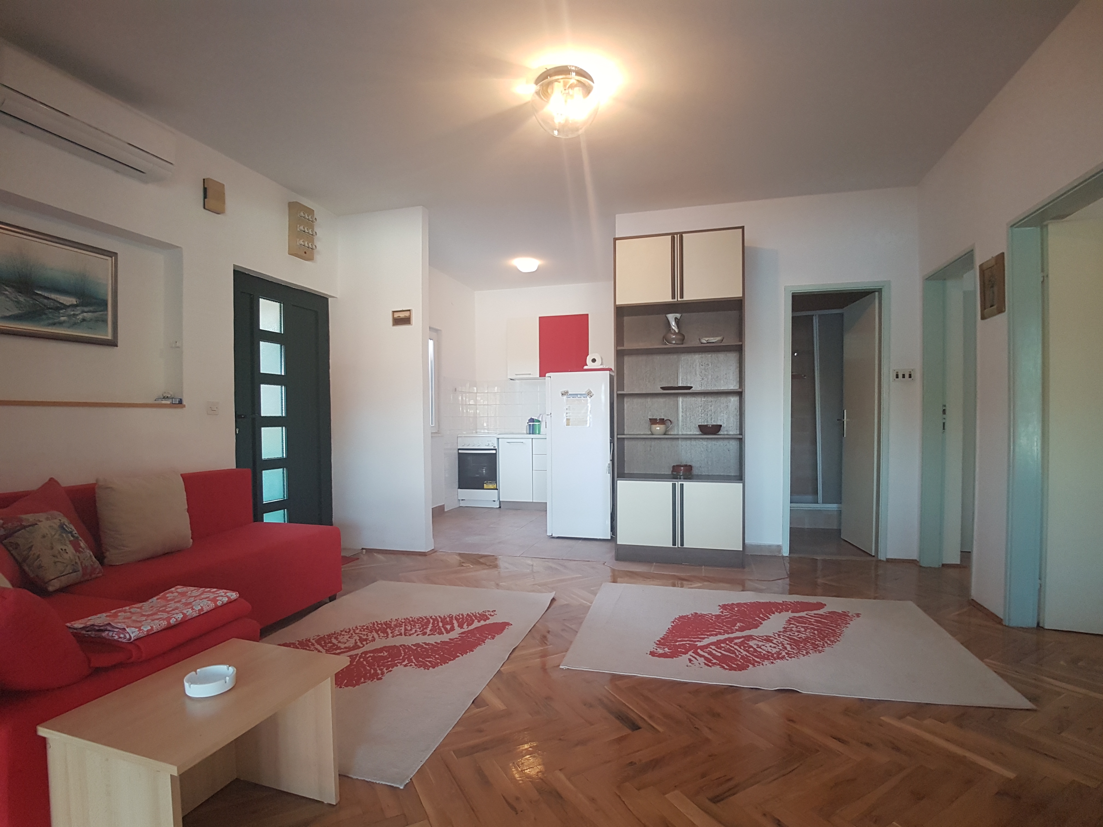 Dvosobni apartman s terasom i pogledom na more Marina, Trogir  A-a