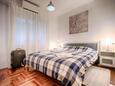 Спальня 1 Hvar, Спальня 1 в размещении типа apartment, доступный кондиционер, Домашние животные допускаются и WiFi.