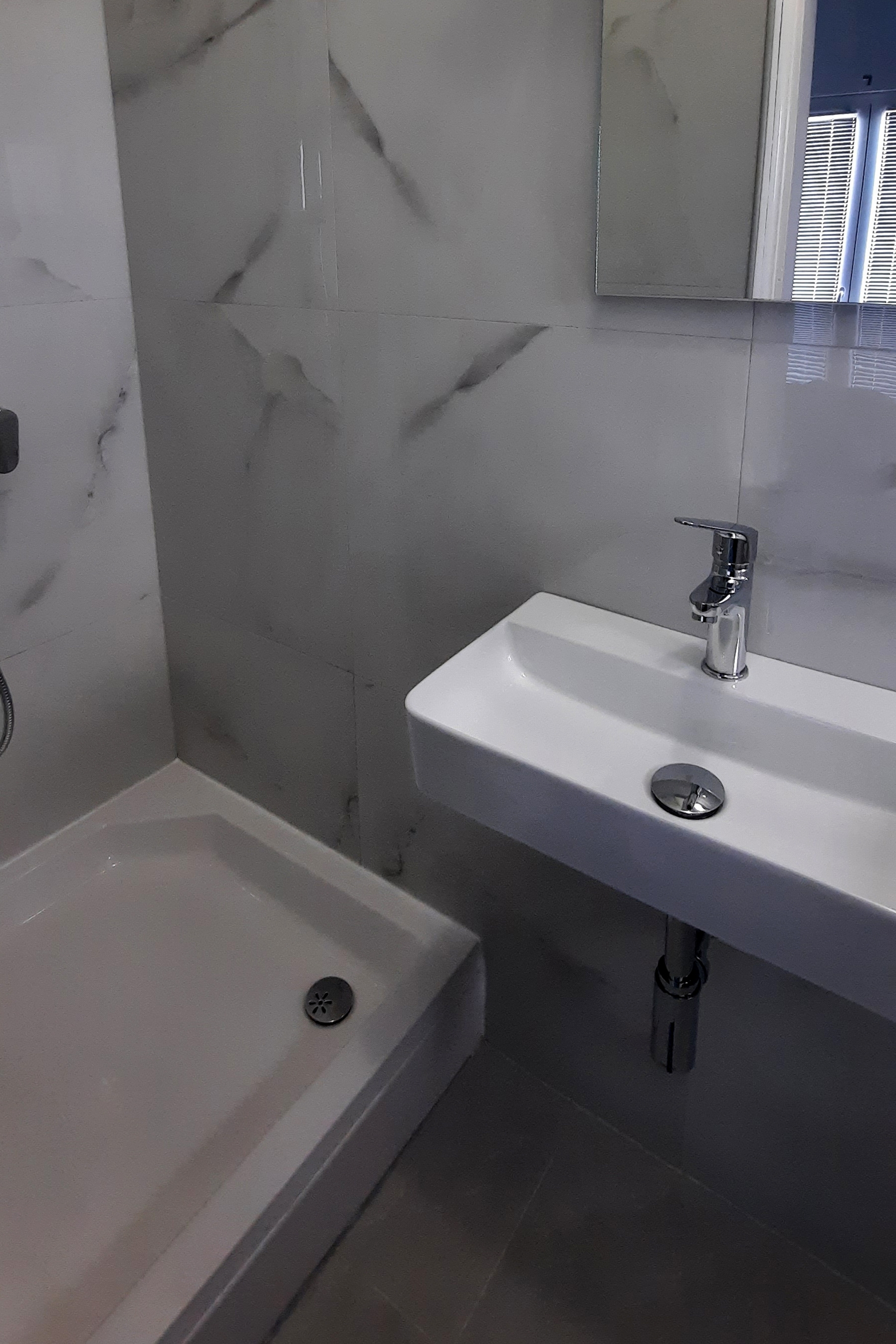 Three bedroom apartment with terrace and sea view Zavalatica, Korčula  A-a