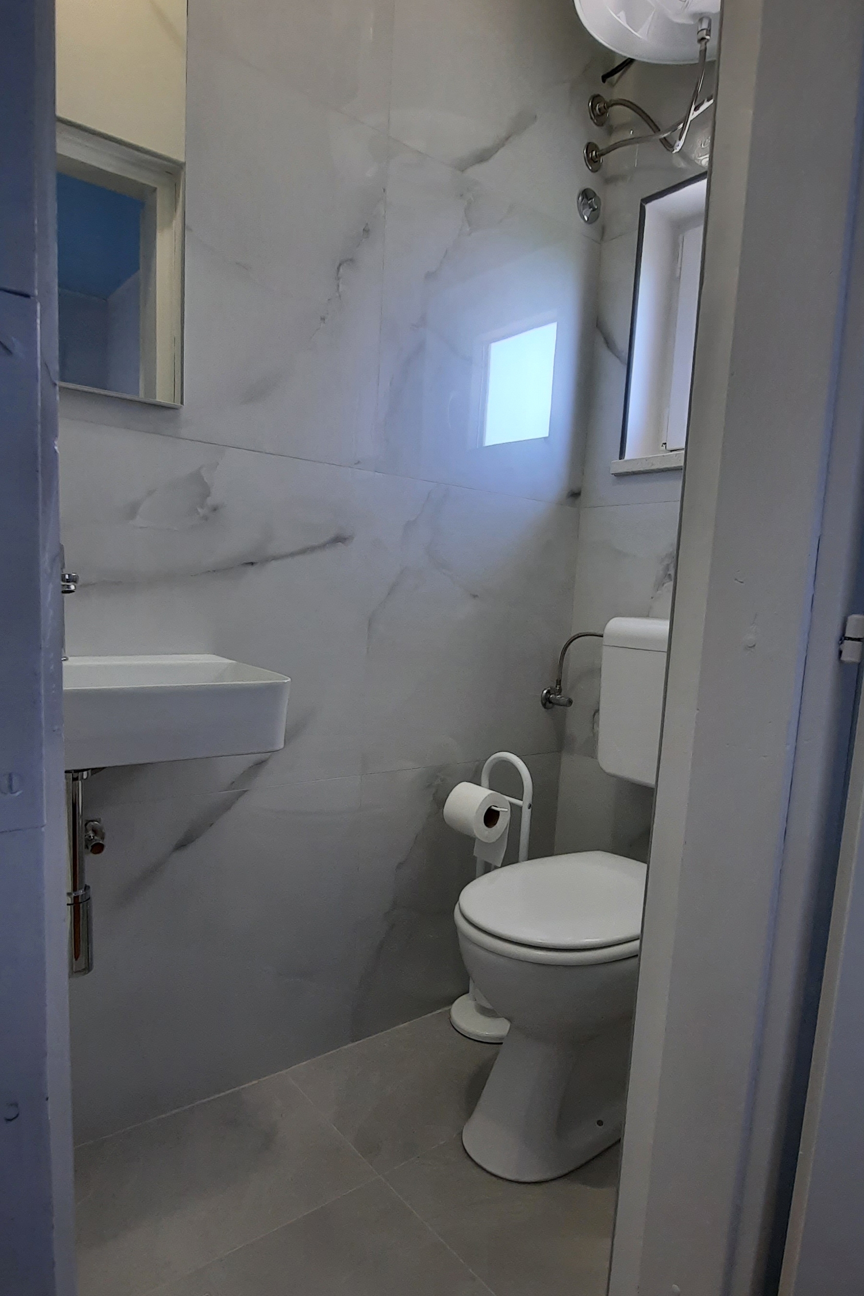 Three bedroom apartment with terrace and sea view Zavalatica, Korčula  A-a