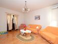 Zavalatica, Living room in the apartment, air condition available and WiFi.