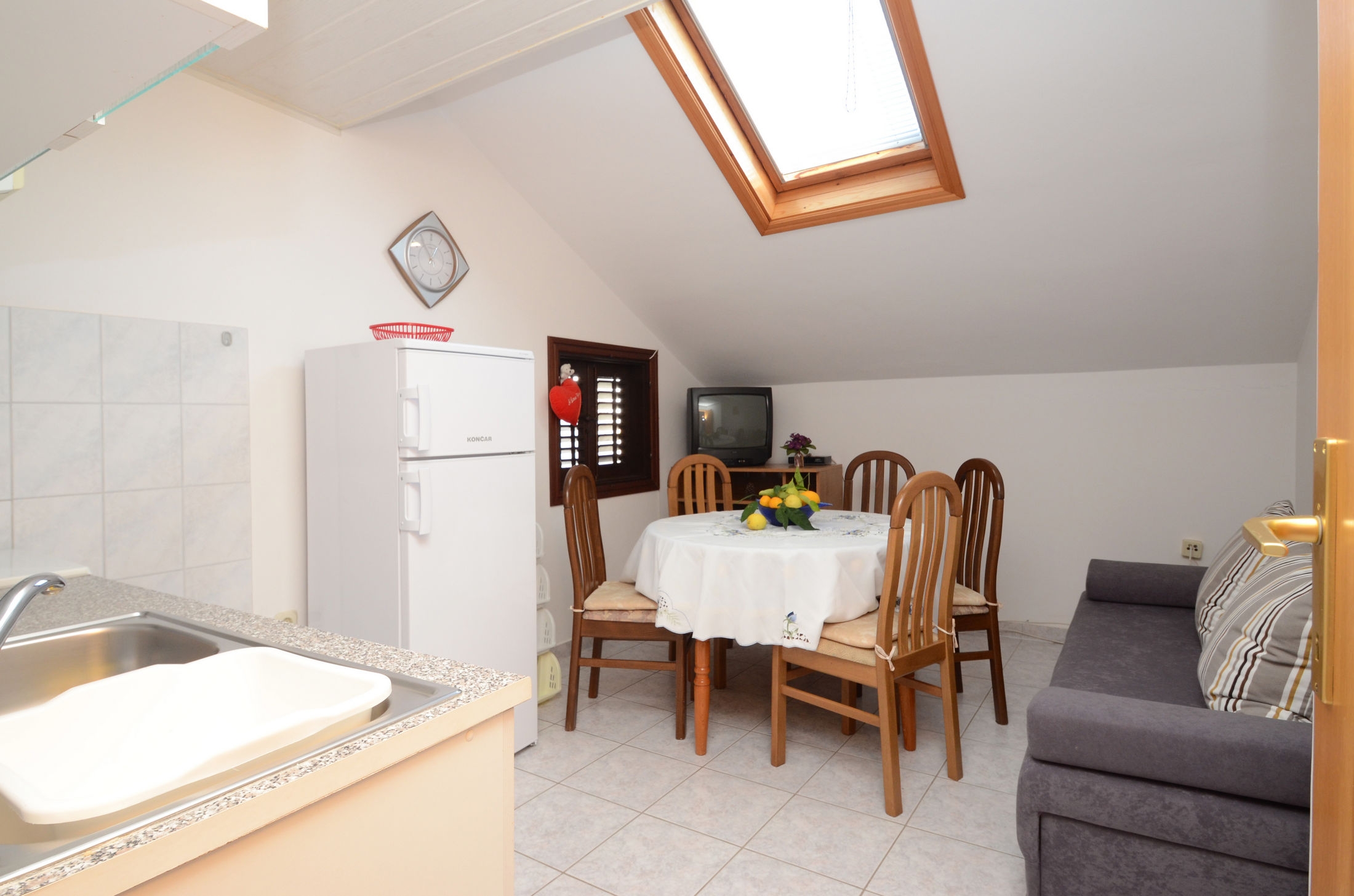 Two bedroom apartment with terrace and sea view Zavalatica, Korčula (A-14204-b) Two bedroom apartment with terrace and sea view Zavalatica, Korčula (A-14204-b)