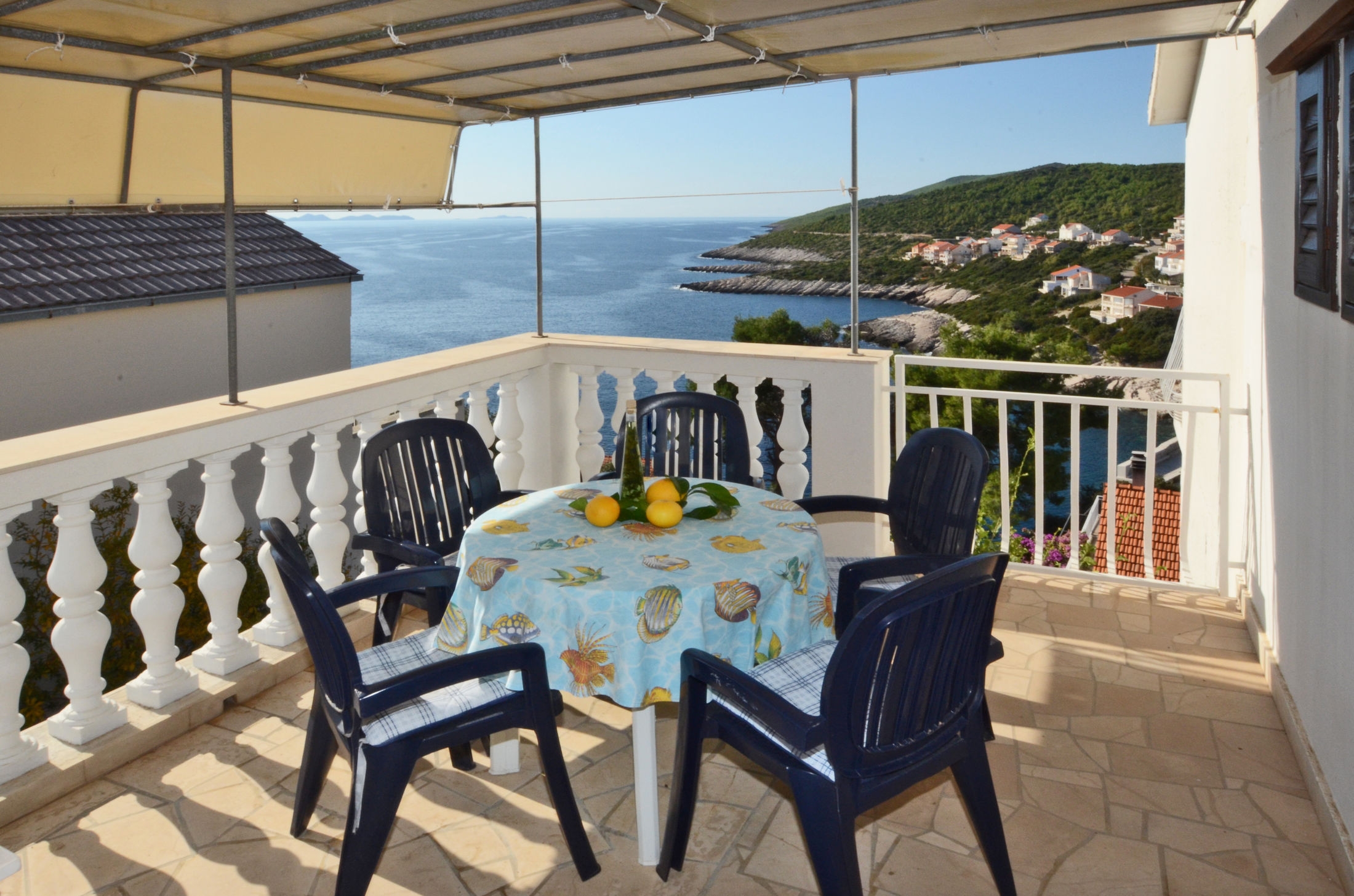 Two bedroom apartment with terrace and sea view Zavalatica, Korčula (A-14204-b)