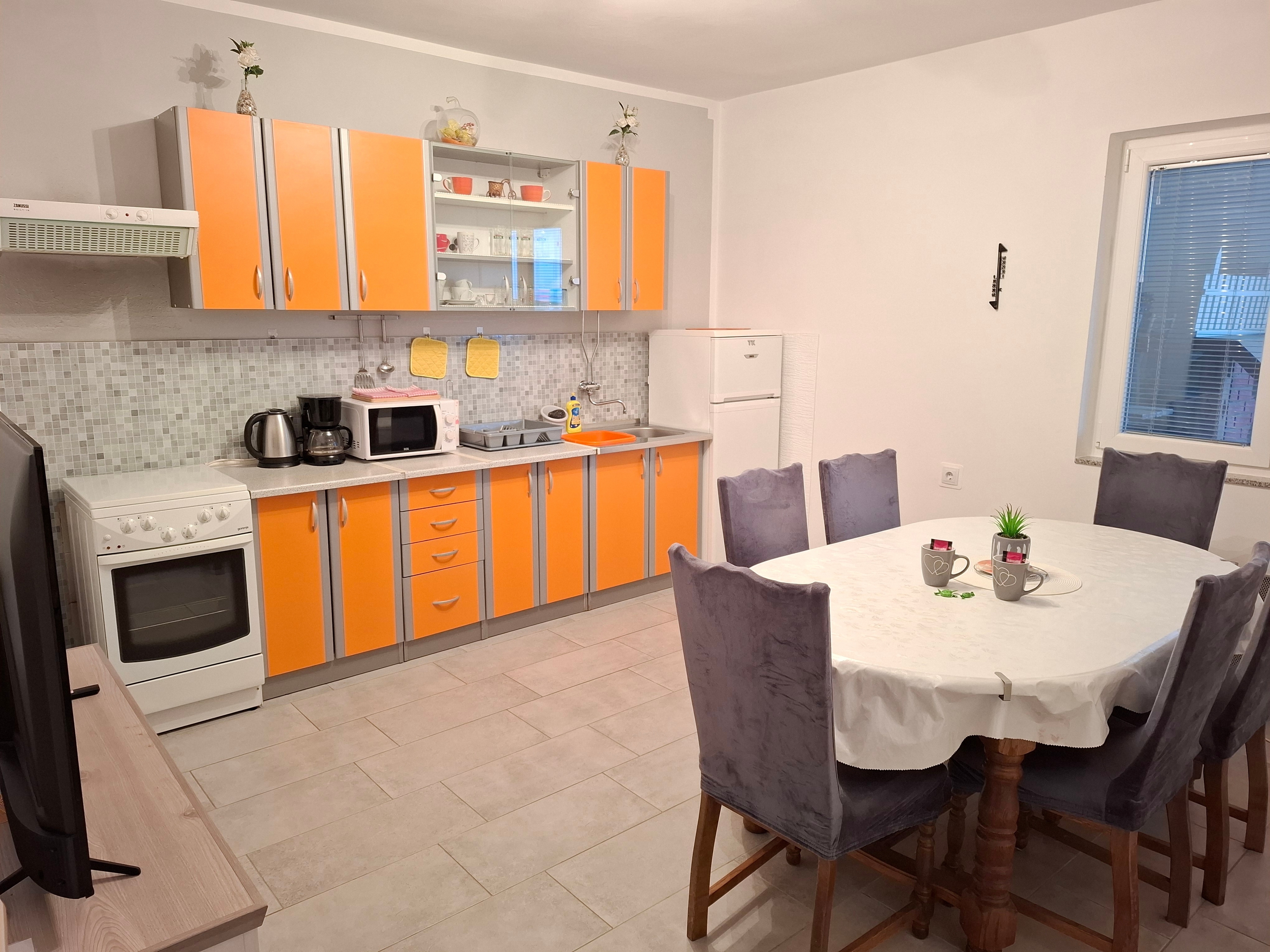 Dvosobni apartman s terasom i pogledom na more Vrsi, Zadar  A-a