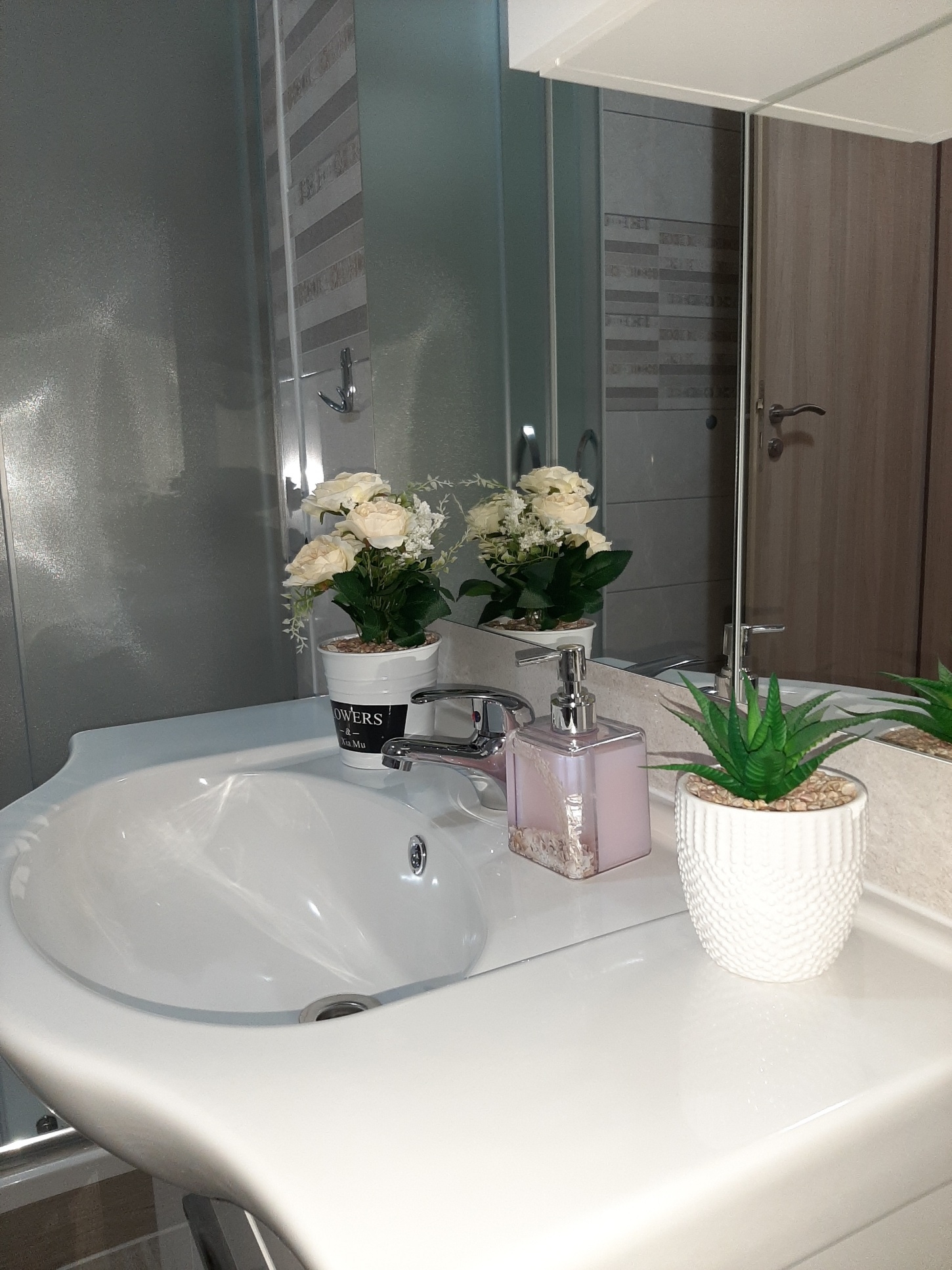 Dvosobni apartman s balkonom i pogledom na more Vrsi, Zadar  A-c