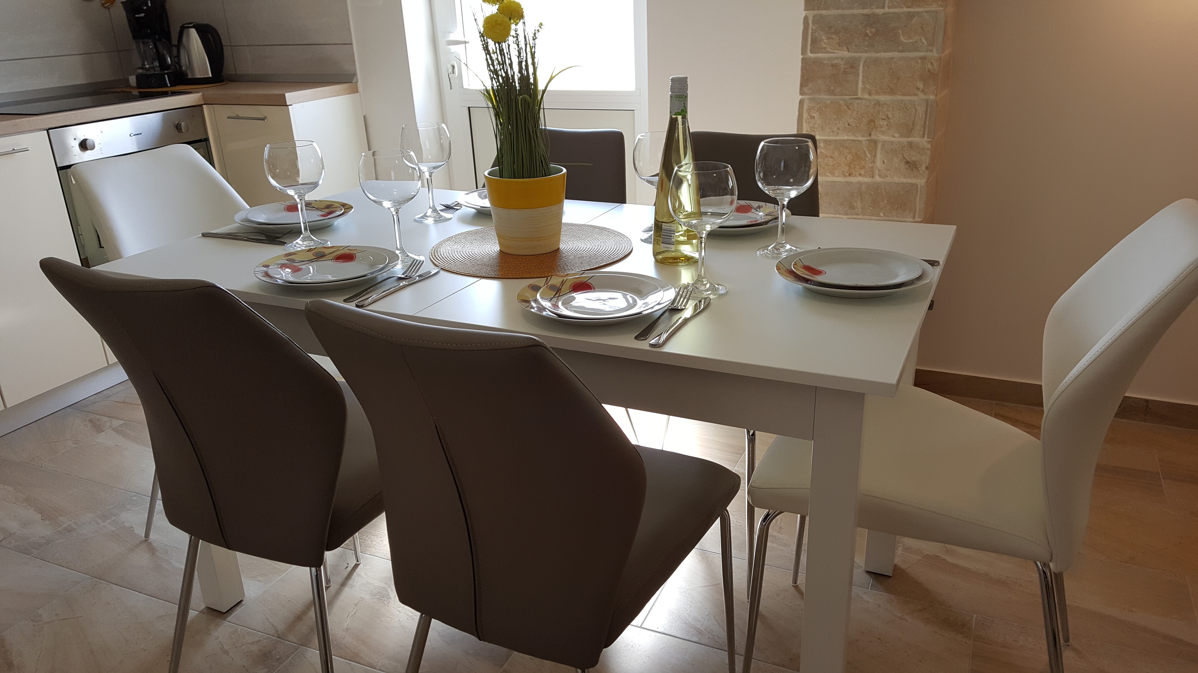 Dvosobni apartman s balkonom i pogledom na more Vrsi, Zadar  A-c