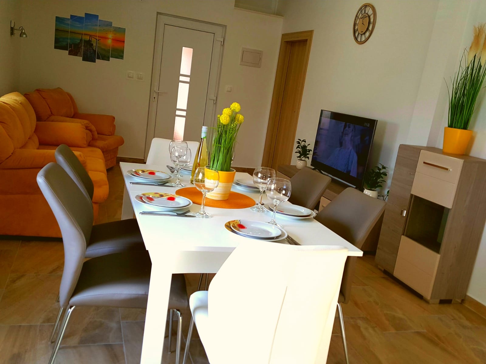 Dvosobni apartman s balkonom i pogledom na more Vrsi, Zadar  A-c