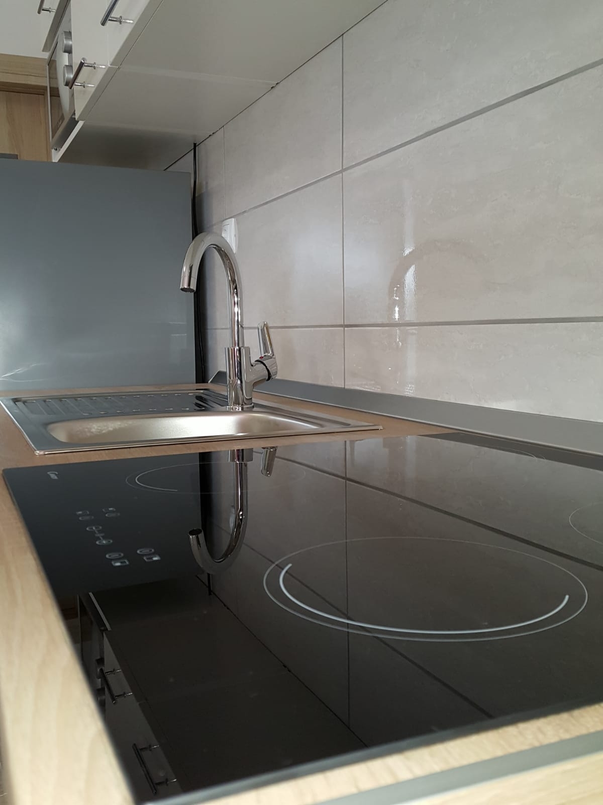 Dvosobni apartman s balkonom i pogledom na more Vrsi, Zadar  A-c