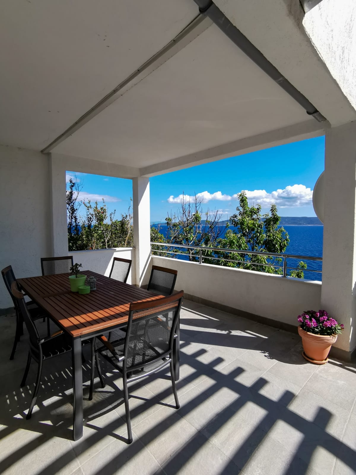 Three bedroom apartment with terrace and sea view Mimice, Omiš  A-a