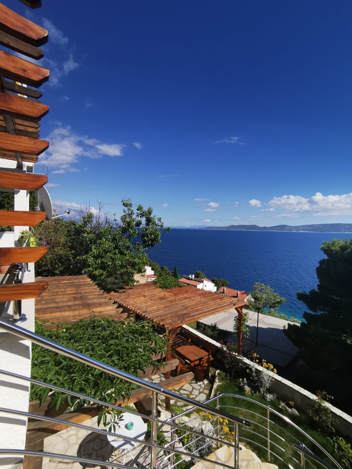 Three bedroom apartment with terrace and sea view Mimice, Omiš  A-a