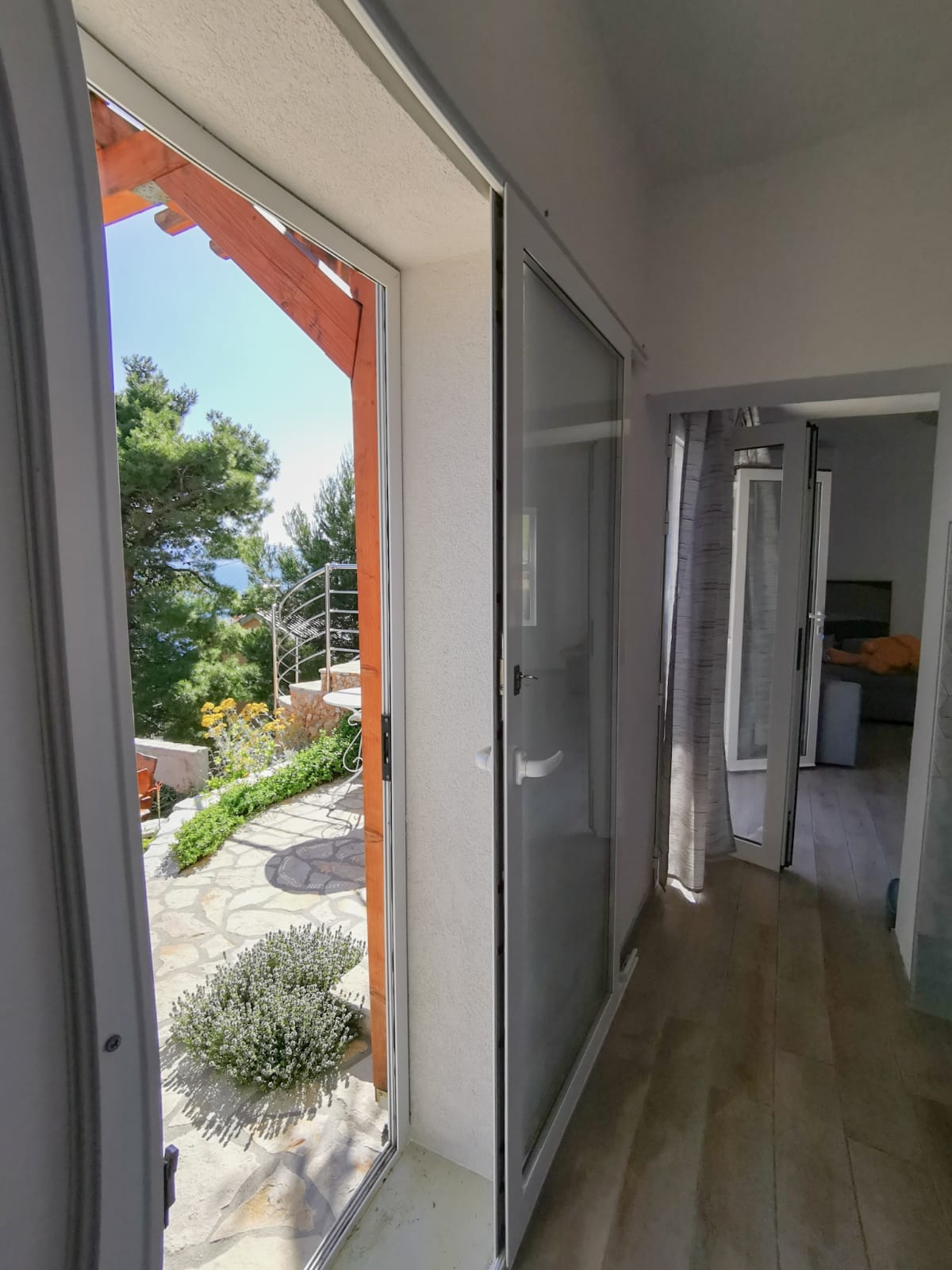 Two bedroom apartment with terrace and sea view Mimice, Omiš  A-b