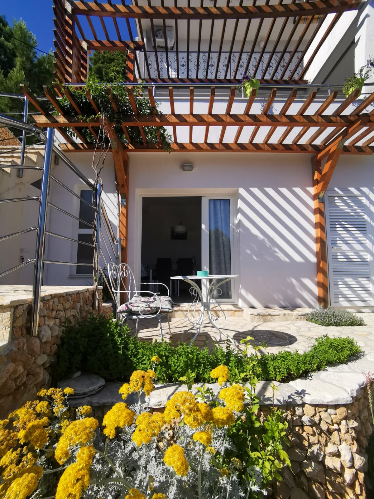 Two bedroom apartment with terrace and sea view Mimice, Omiš  A-b