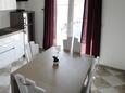 Blagovaonica Primošten, Blagovaonica u smještaju tipa apartment, dostupna klima i WiFi.