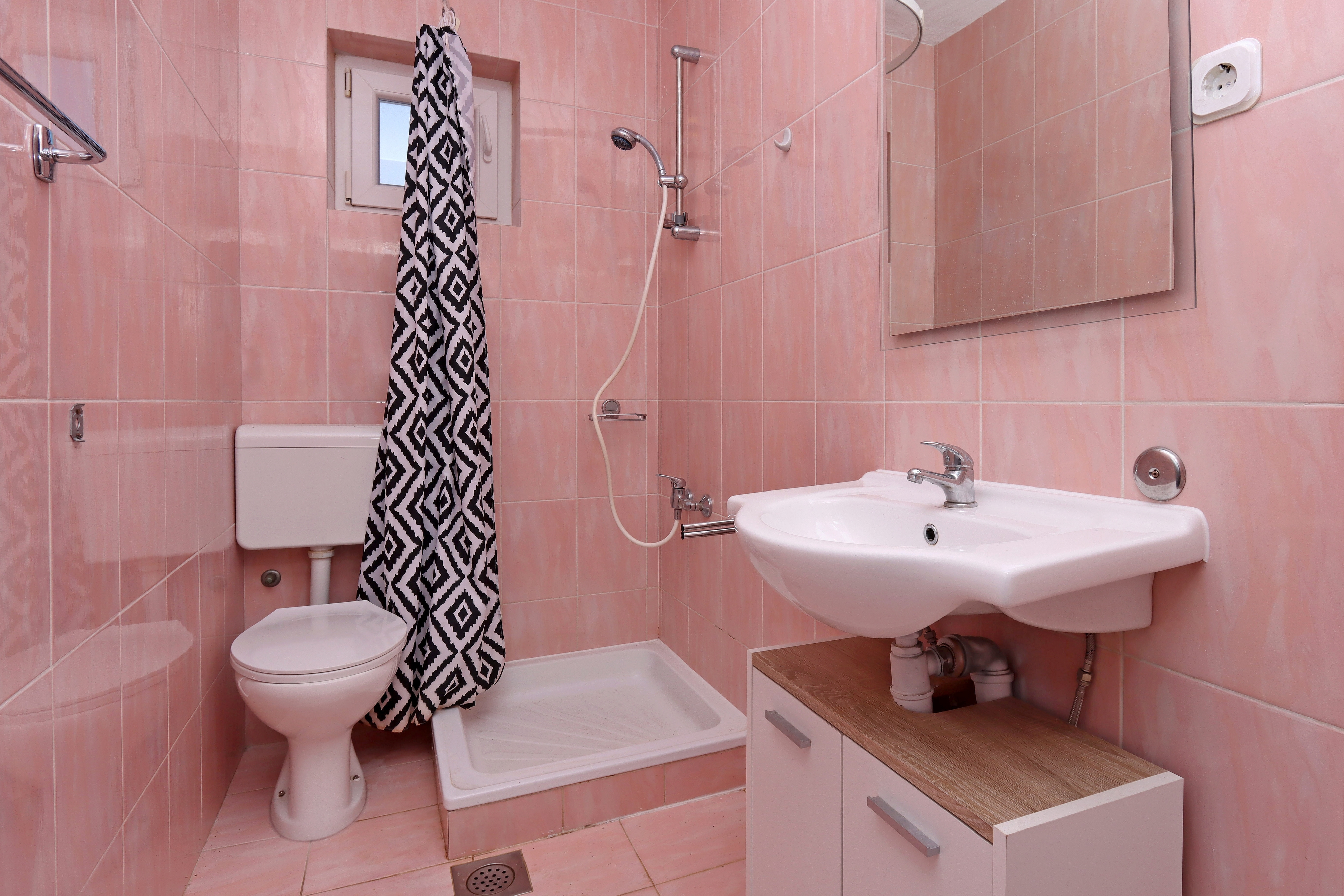 One bedroom apartment with terrace and sea view Barbat, Rab  A-c