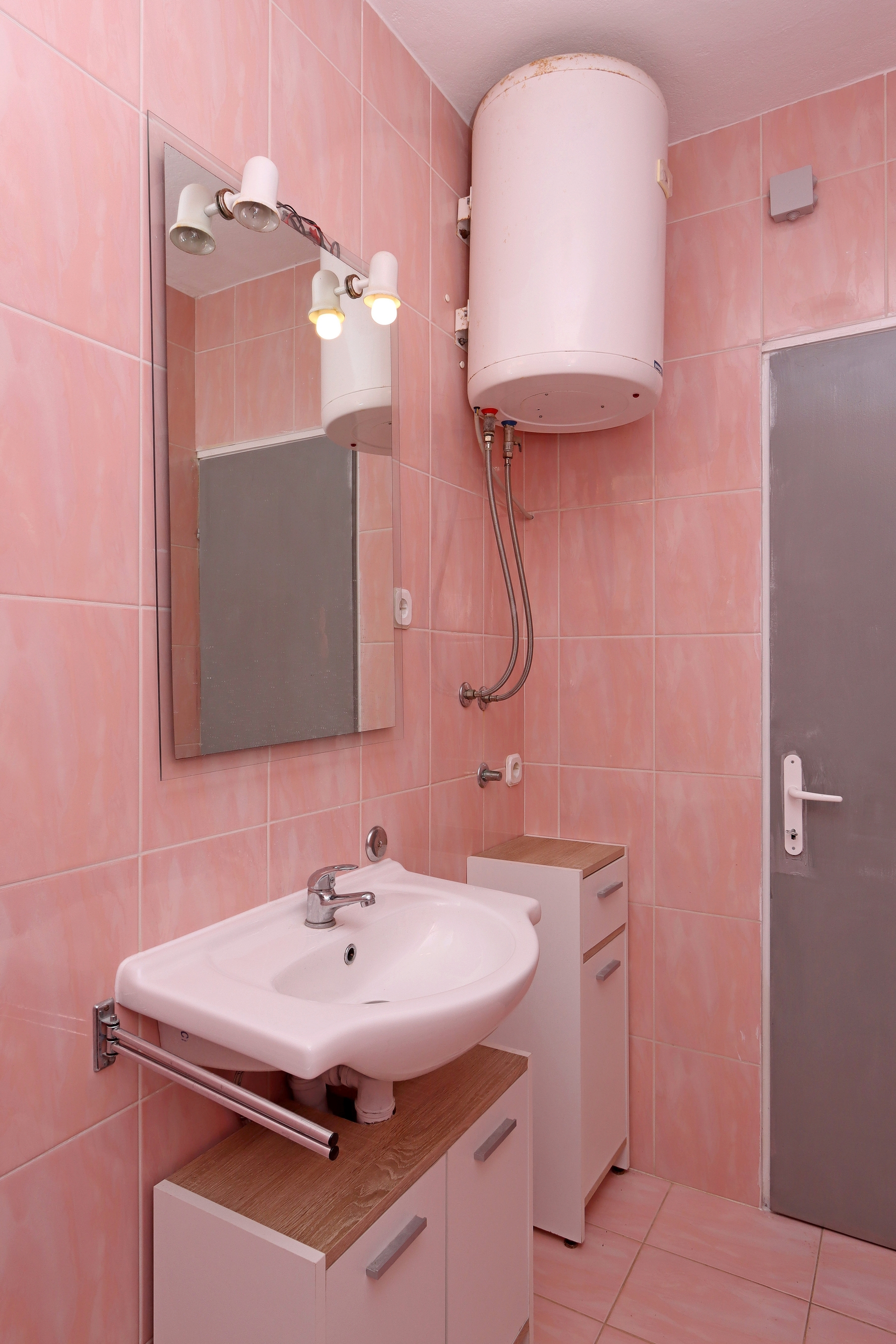 One bedroom apartment with terrace and sea view Barbat, Rab  A-c
