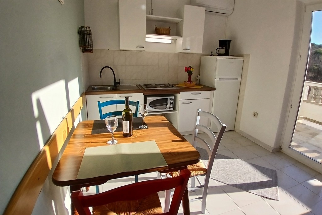 One bedroom apartment with terrace and sea view Barbat, Rab (A-14247-c) One bedroom apartment with terrace and sea view Barbat, Rab (A-14247-c)