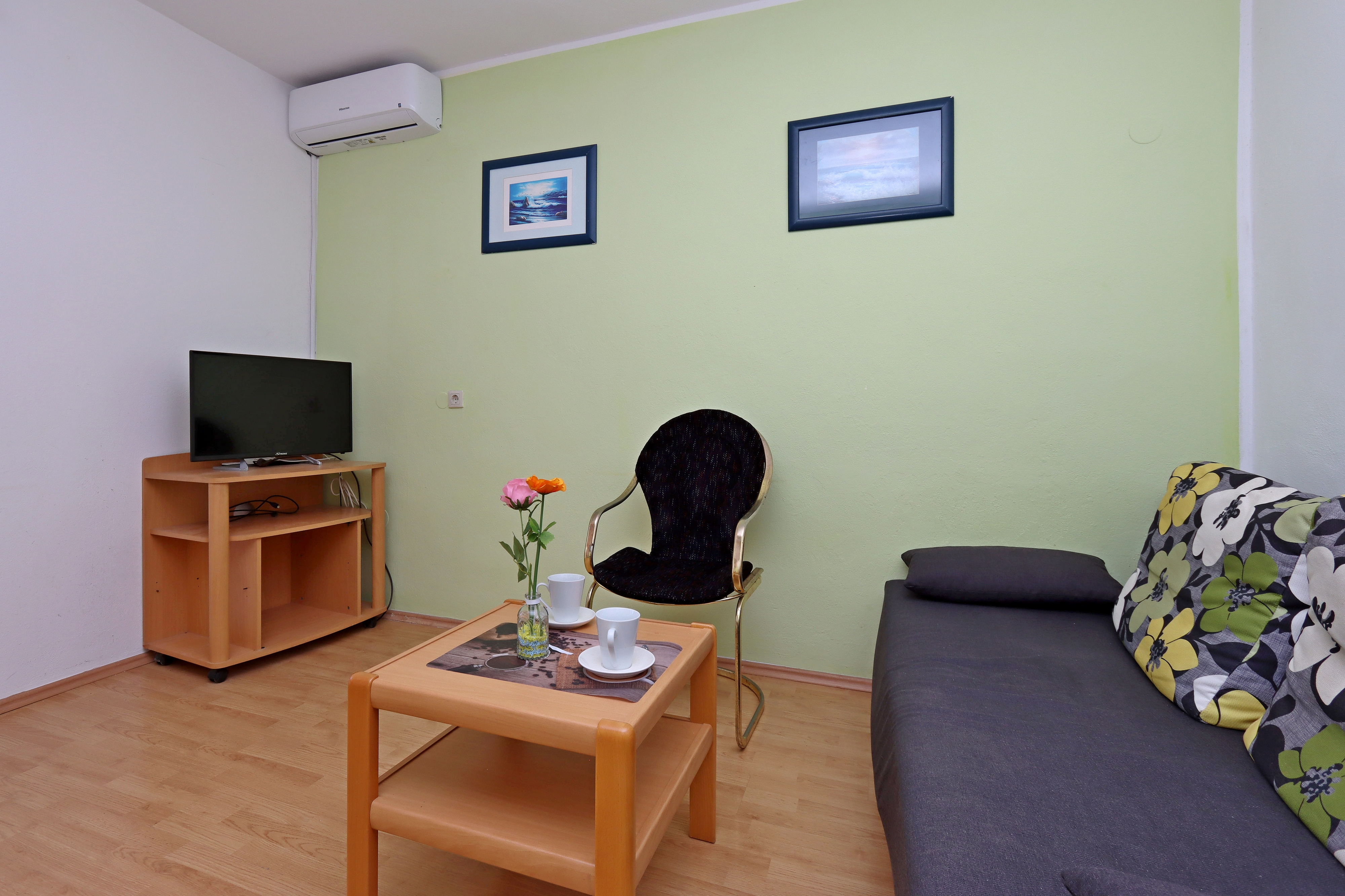 One bedroom apartment with terrace and sea view Barbat, Rab (A-14247-d)