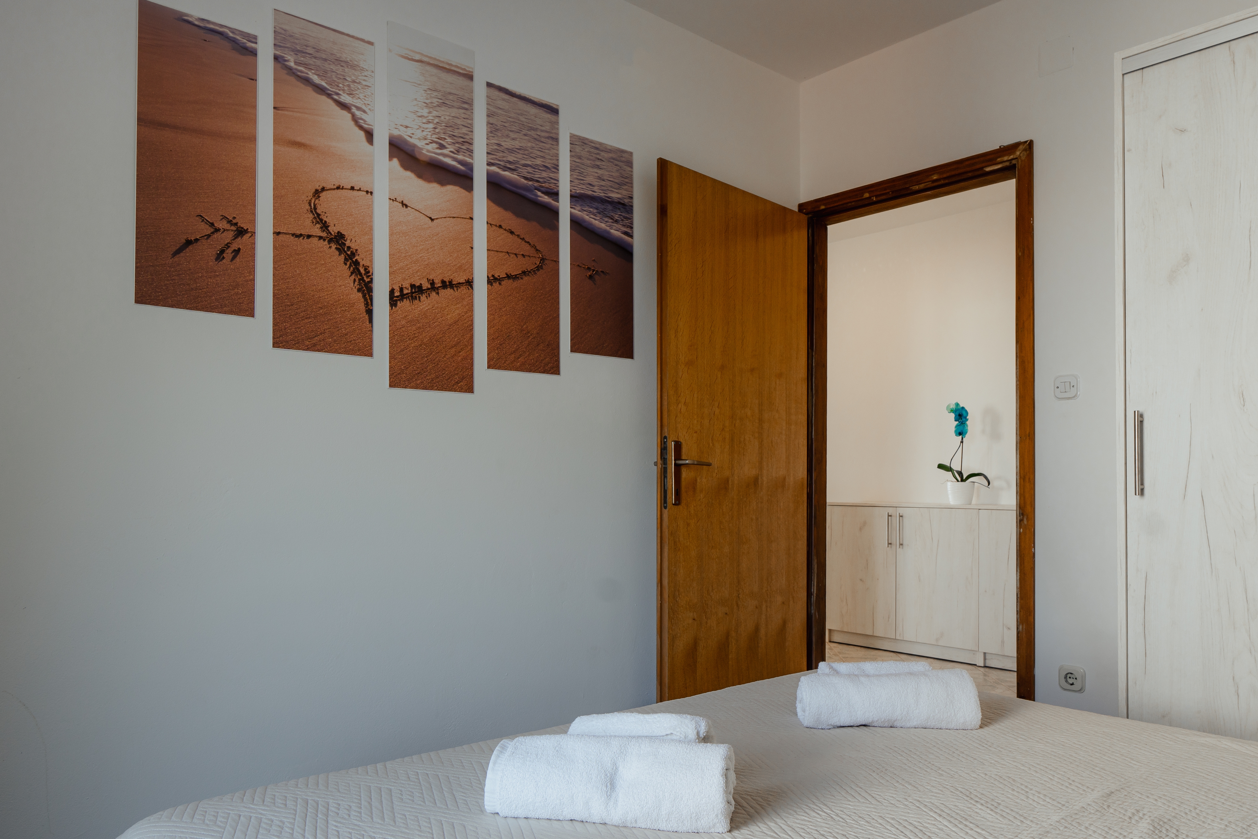 Two bedroom apartment with terrace Vrsi - Mulo, Zadar  A-a