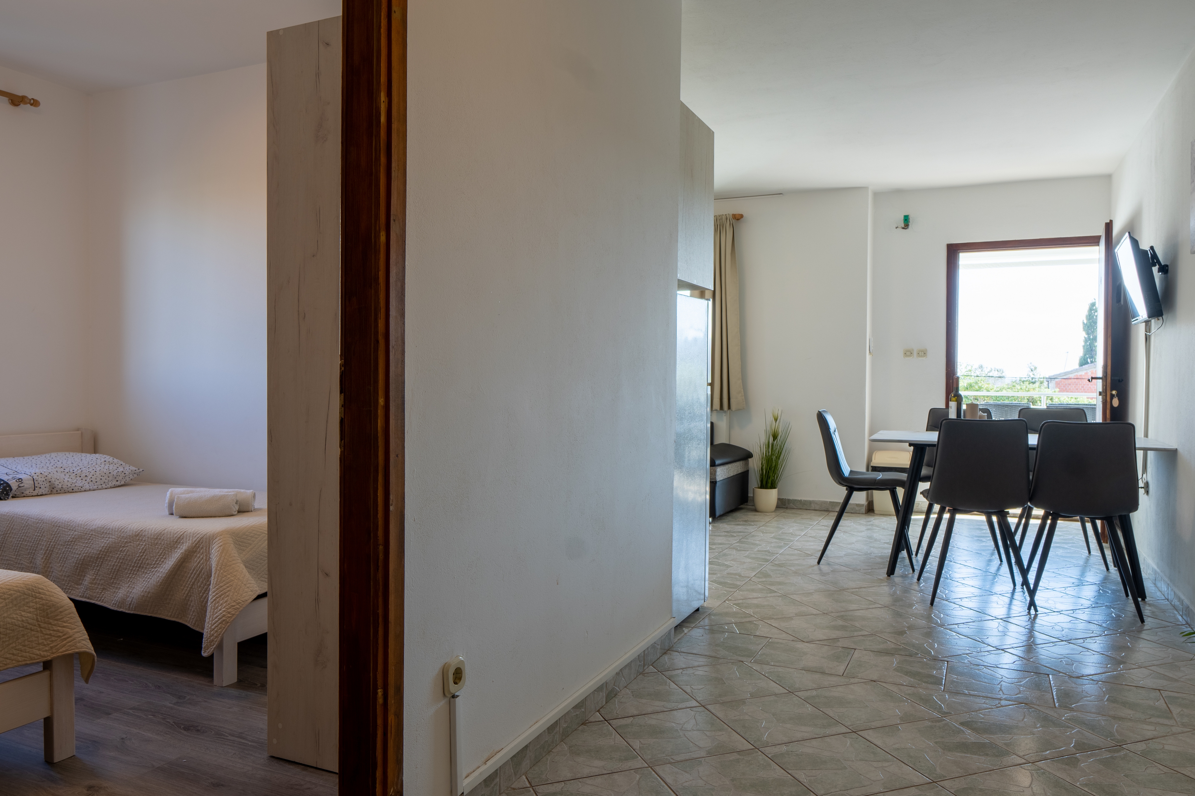 Two bedroom apartment with terrace Vrsi - Mulo, Zadar  A-a