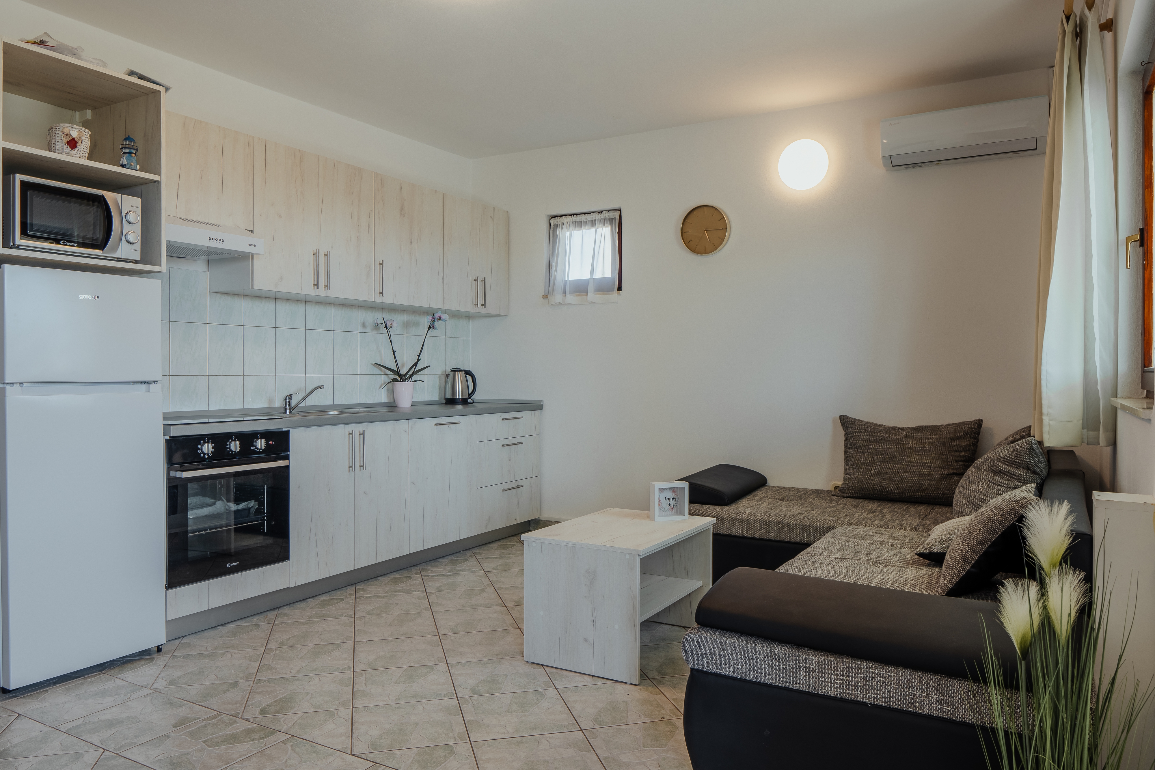 Two bedroom apartment with terrace Vrsi - Mulo, Zadar  A-a