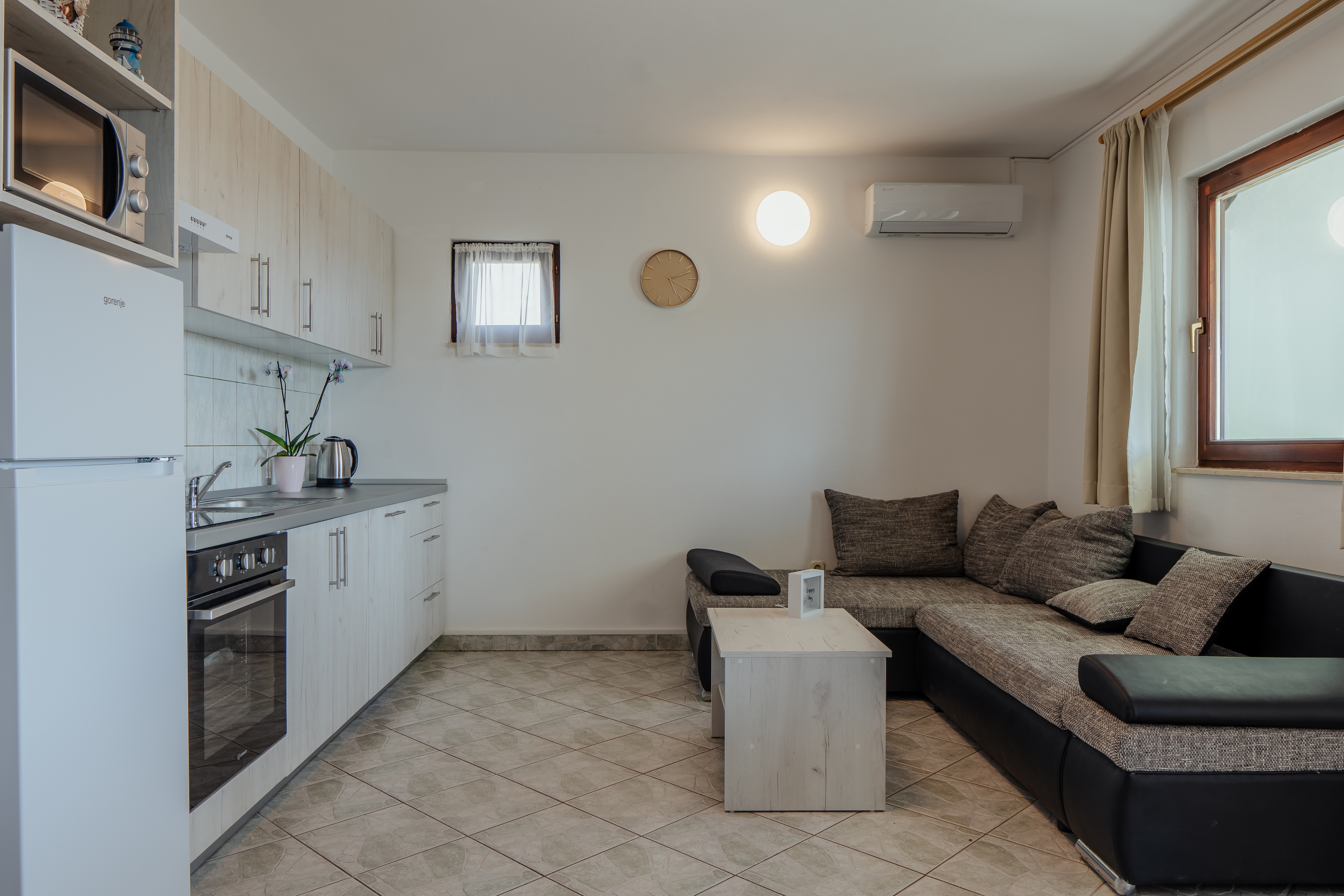 Two bedroom apartment with terrace Vrsi - Mulo, Zadar  A-a
