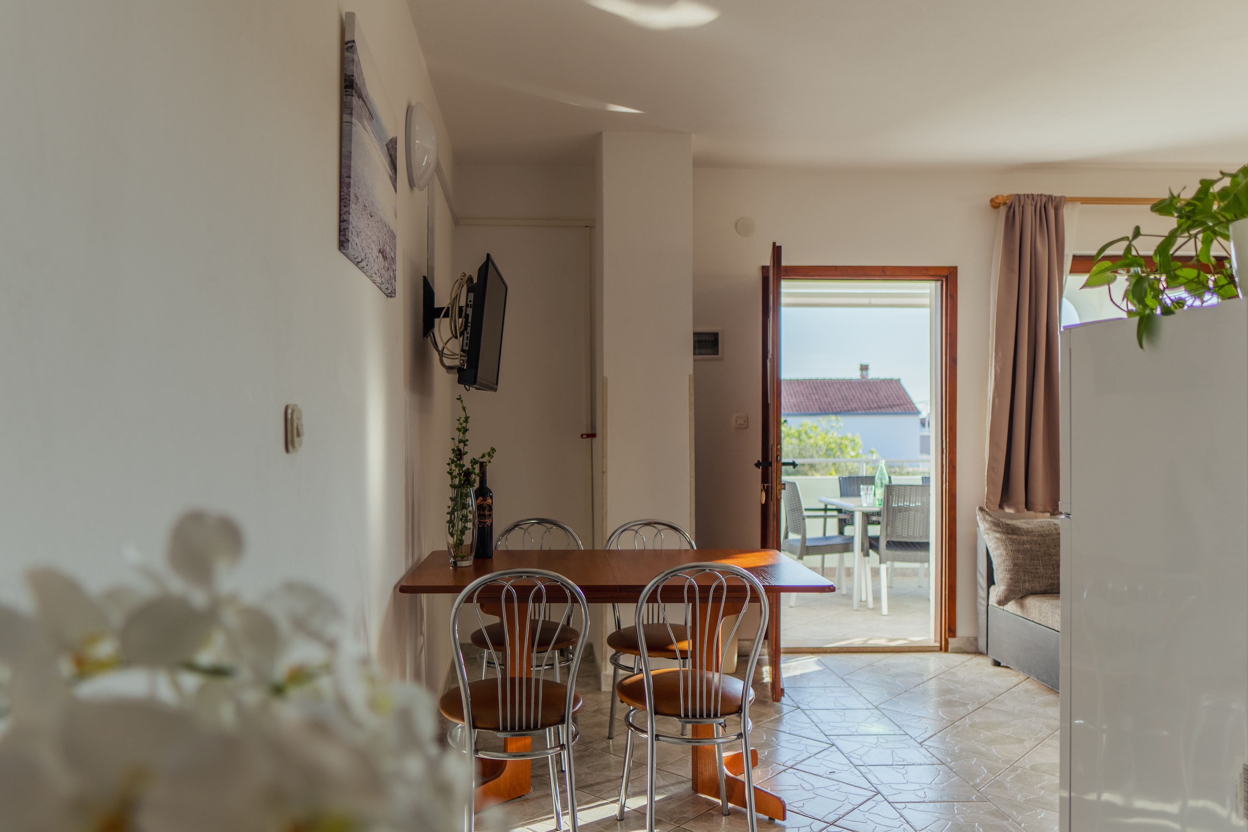 Two bedroom apartment with terrace Vrsi - Mulo, Zadar  A-b