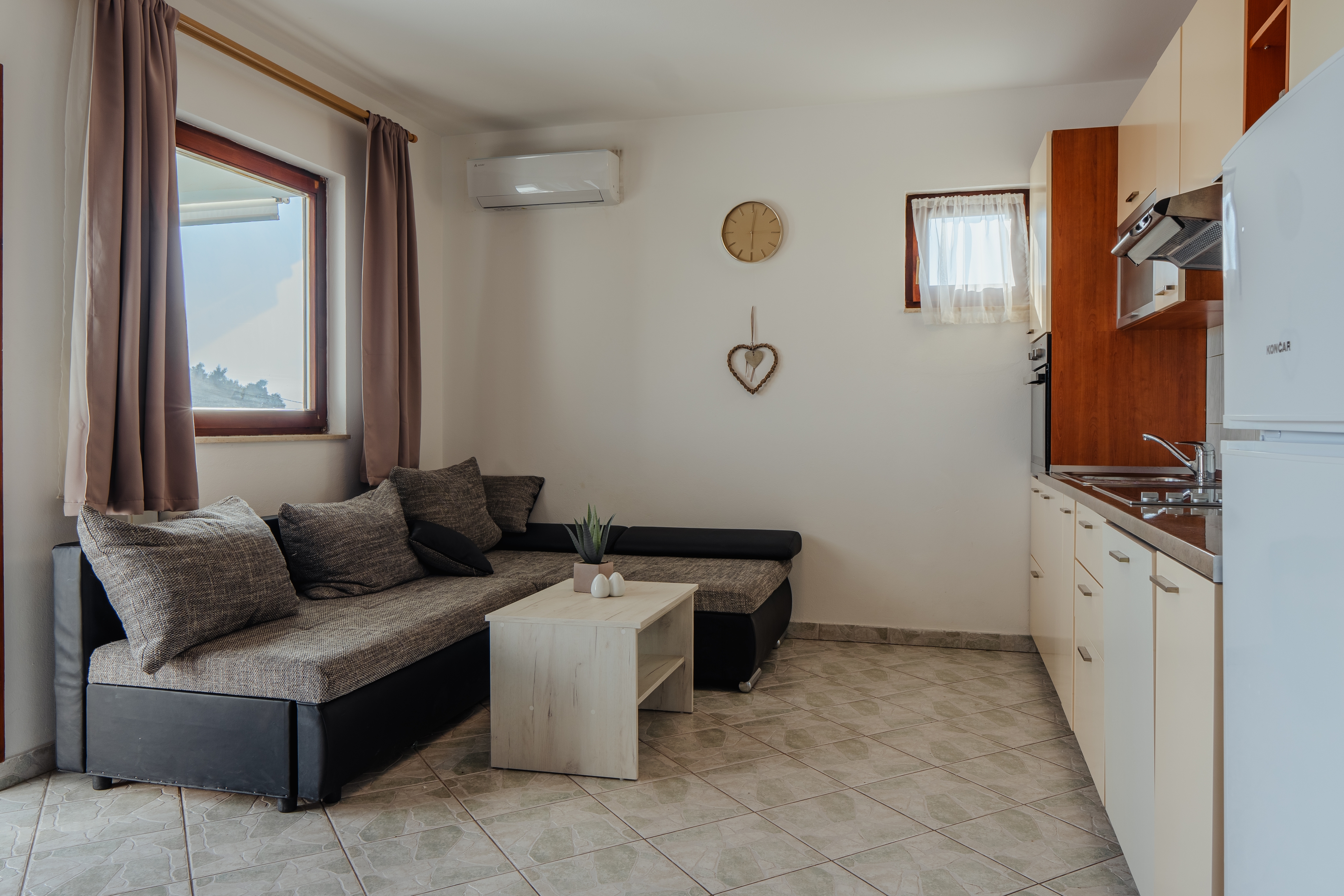 Two bedroom apartment with terrace Vrsi - Mulo, Zadar  A-b