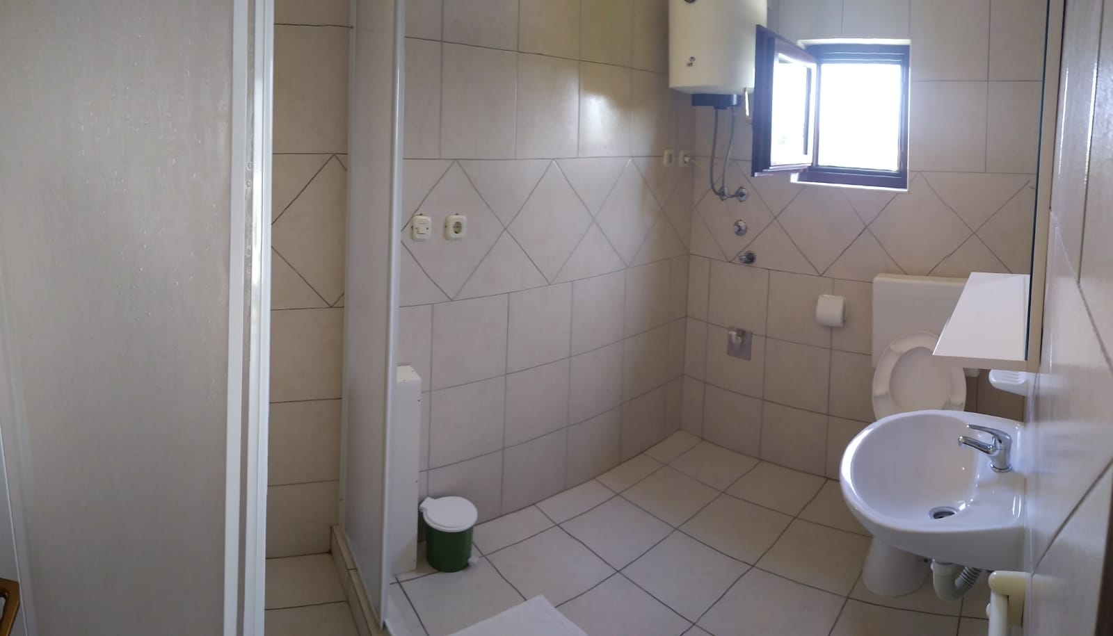 One bedroom apartment with terrace and sea view Vrsi - Mulo, Zadar  A-c