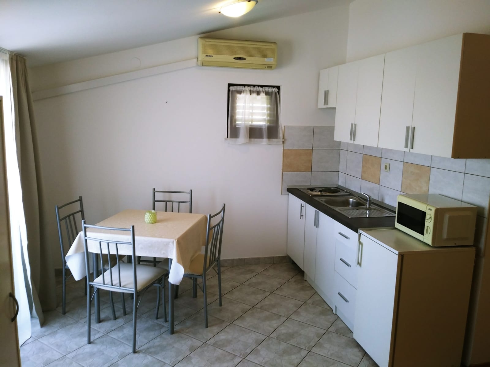 Studio flat with balcony and sea view Vrsi - Mulo, Zadar  AS-b