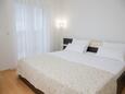 Bedroom 1 Novalja, Bedroom 1 in the apartment, air condition available and WiFi.