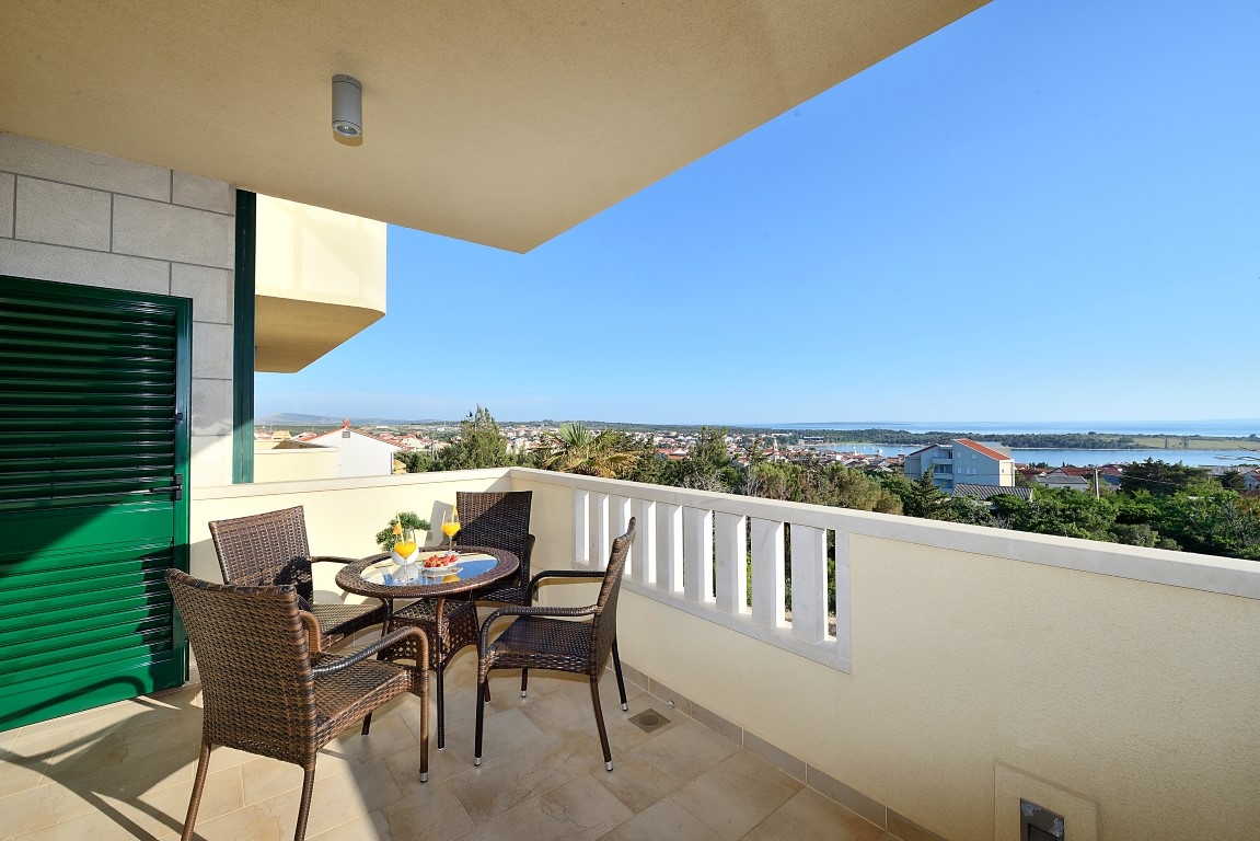 One bedroom apartment with terrace and sea view Novalja, Pag  A-a
