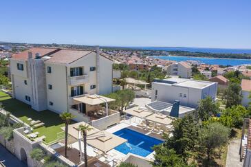 Novalja, Pag, Hébergement 14275 - Appartement avec une plage de sables.