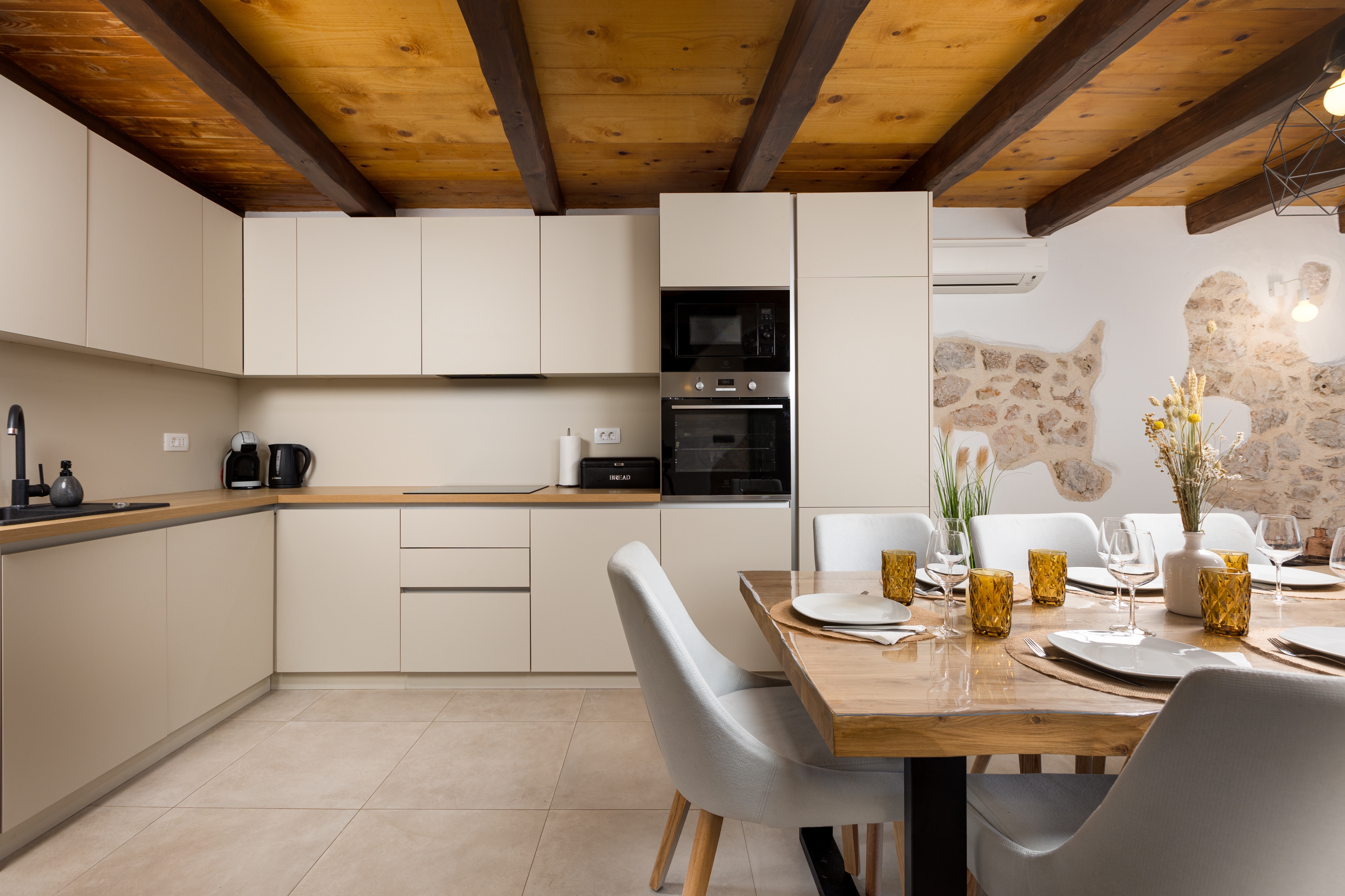 Three bedroom house with terrace Garica, Krk  K