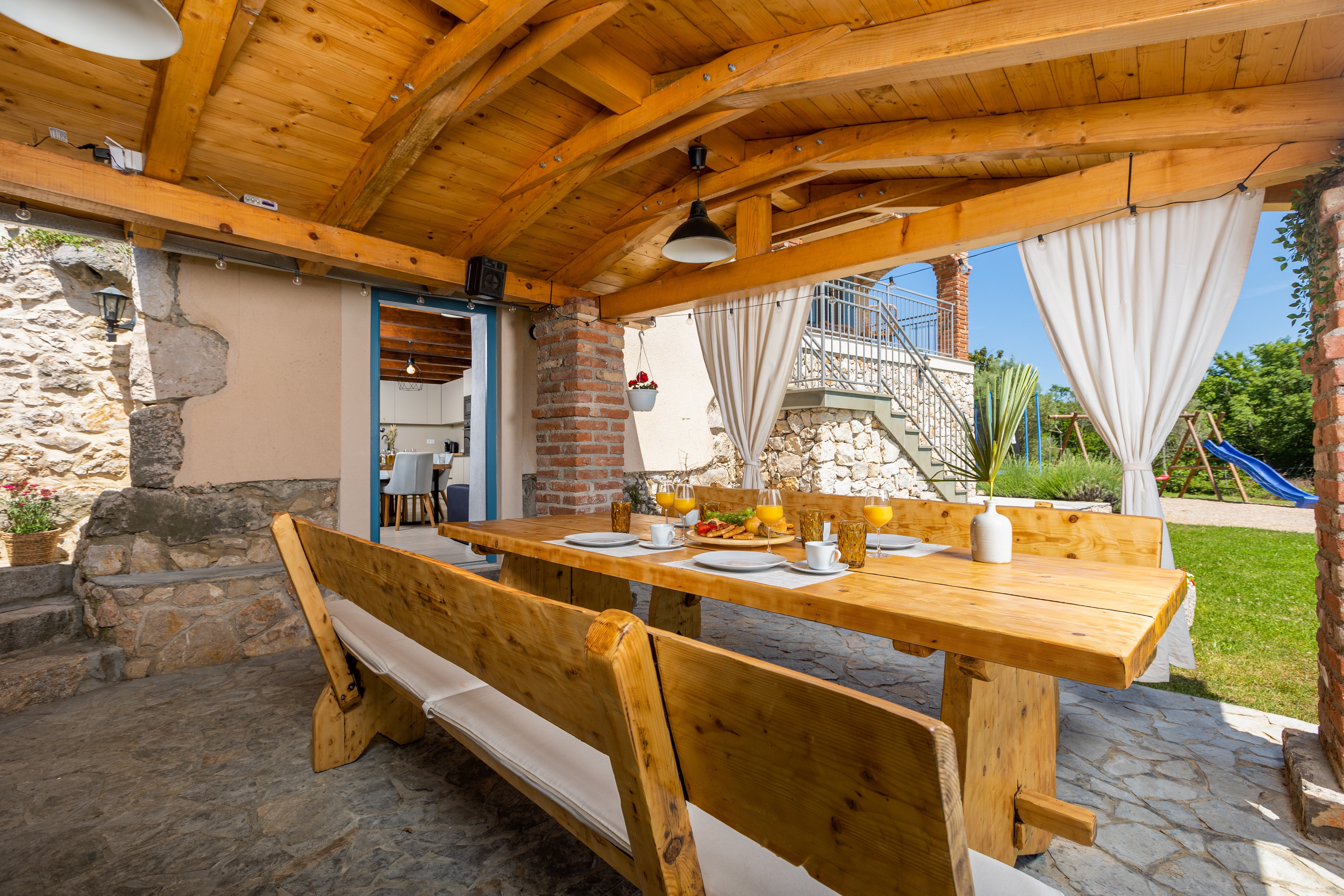 Three bedroom house with terrace Garica, Krk  K