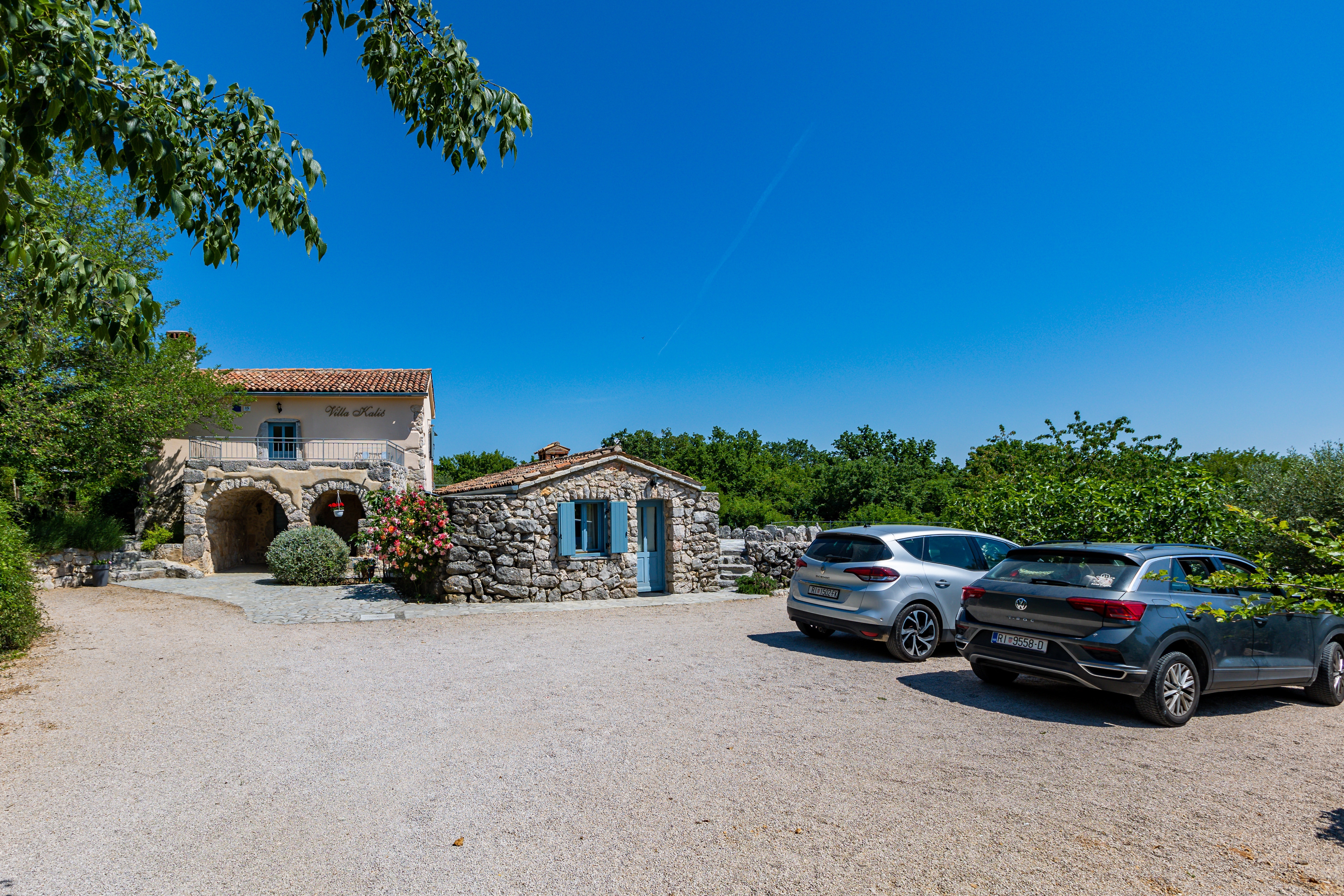 Three bedroom house with terrace Garica, Krk  K